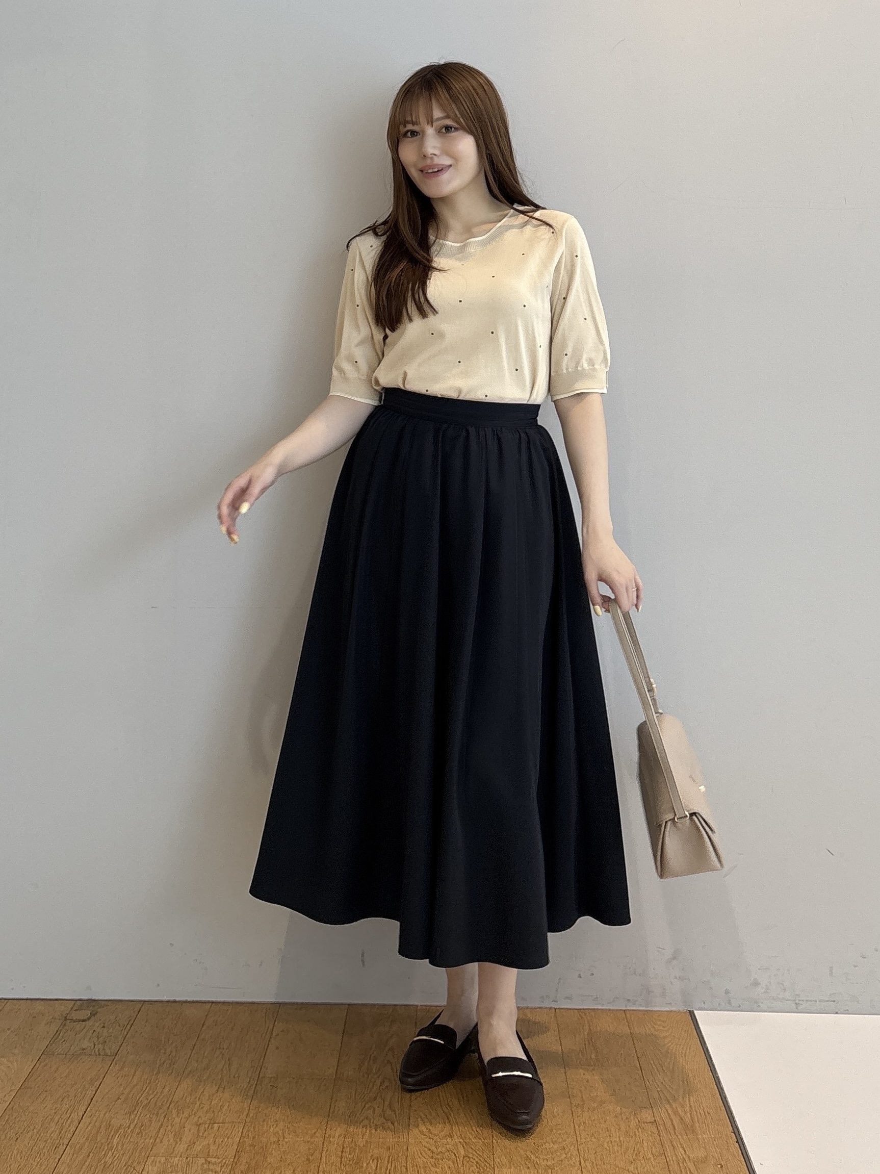 sayaさんの「grove｜ドット刺しゅうニットプルオバー」を使ったコーディネート