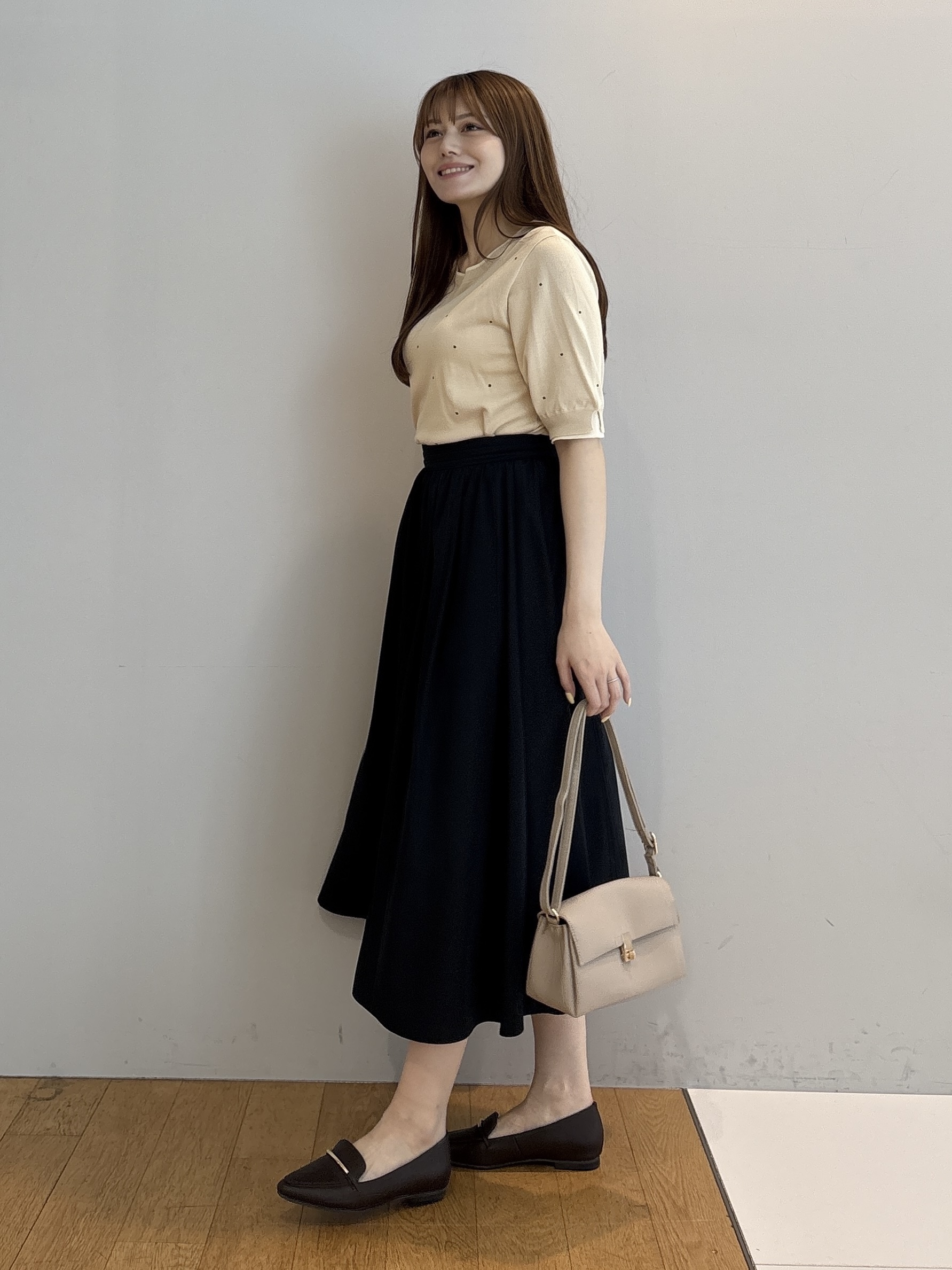 sayaさんの「grove｜ドット刺しゅうニットプルオバー」を使ったコーディネート