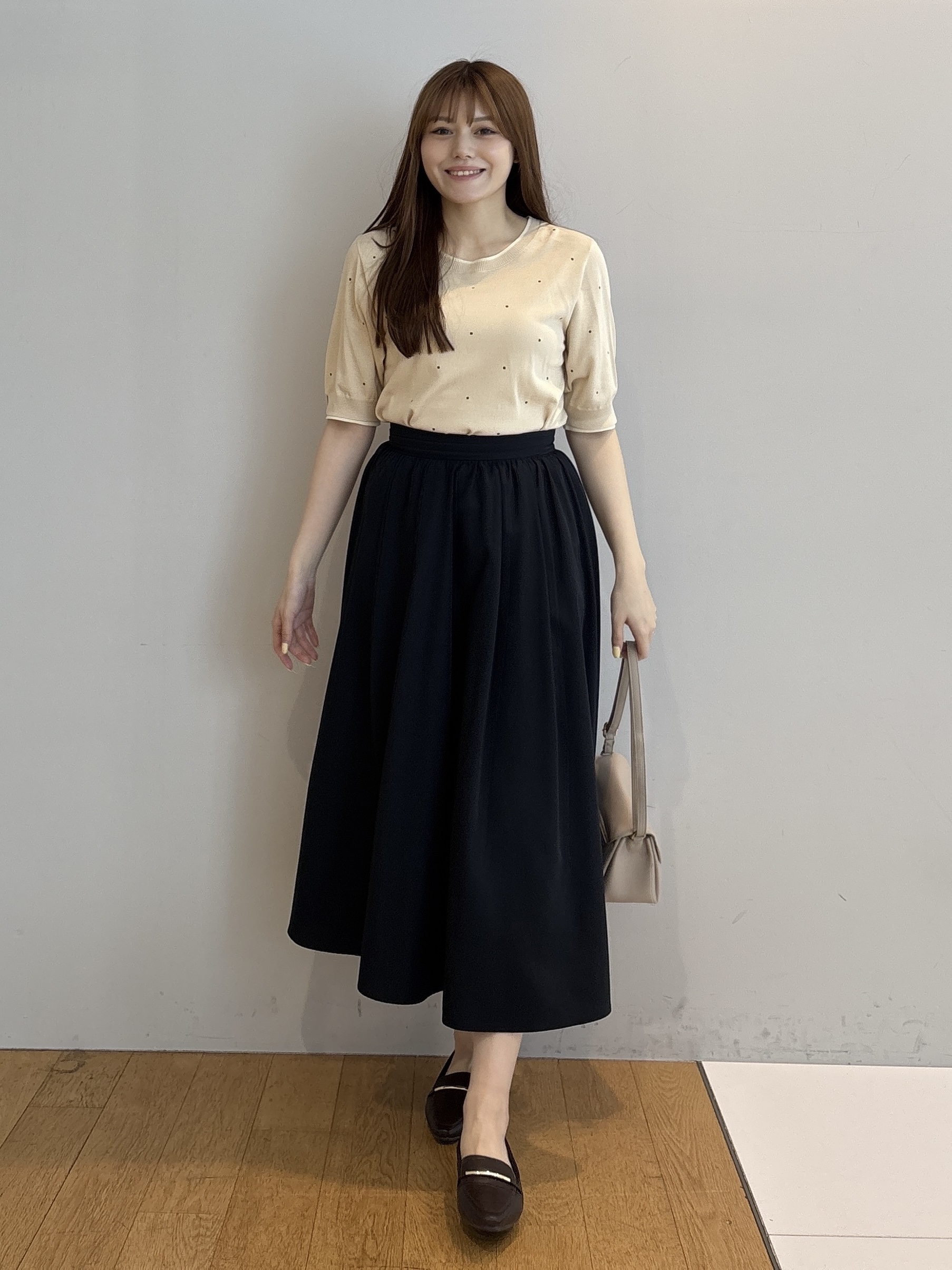 sayaさんの「grove｜ドット刺しゅうニットプルオバー」を使ったコーディネート