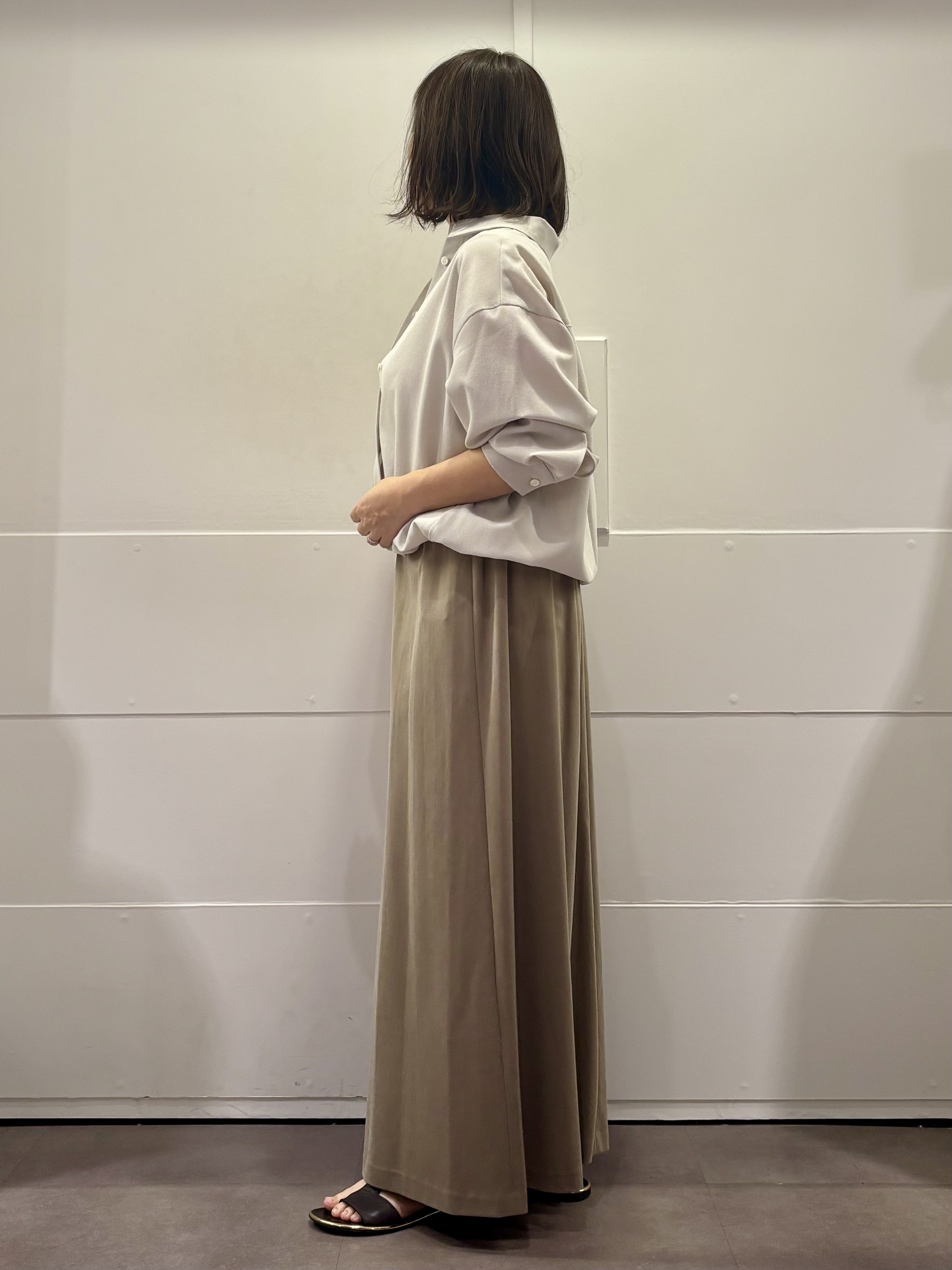 TOKOさんの「UNTITLED｜【セットアップ可/UVカット/接触冷感】エアリークールドロストシャツ」を使ったコーディネート
