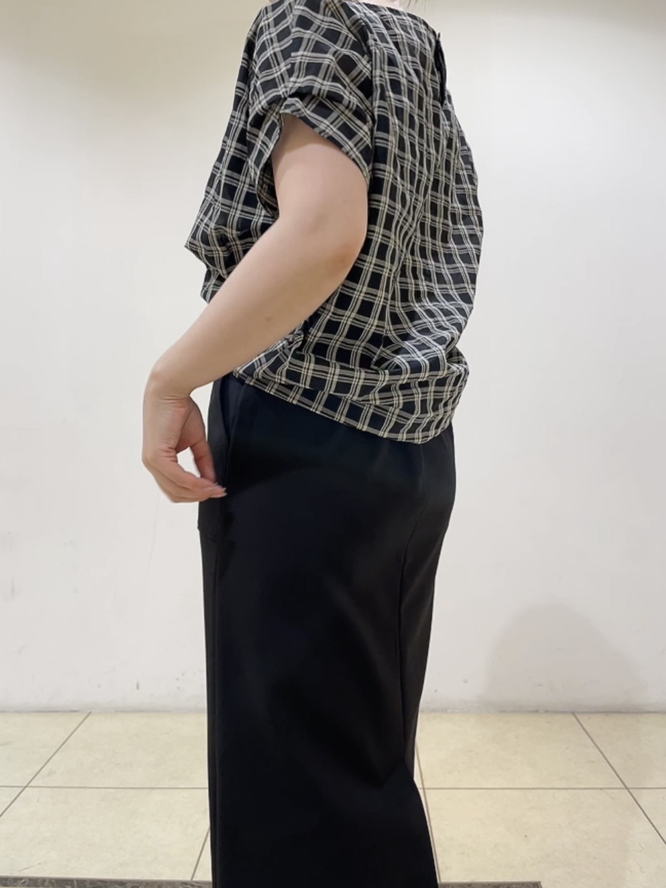 watanabeさんの「UNTITLED｜シアーチェックブラウス」を使ったコーディネート