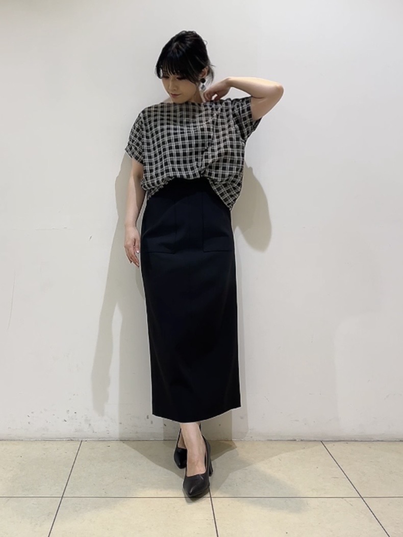 watanabeさんの「UNTITLED｜シアーチェックブラウス」を使ったコーディネート