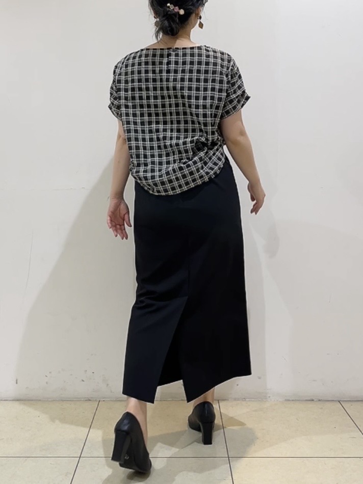 watanabeさんの「UNTITLED｜シアーチェックブラウス」を使ったコーディネート