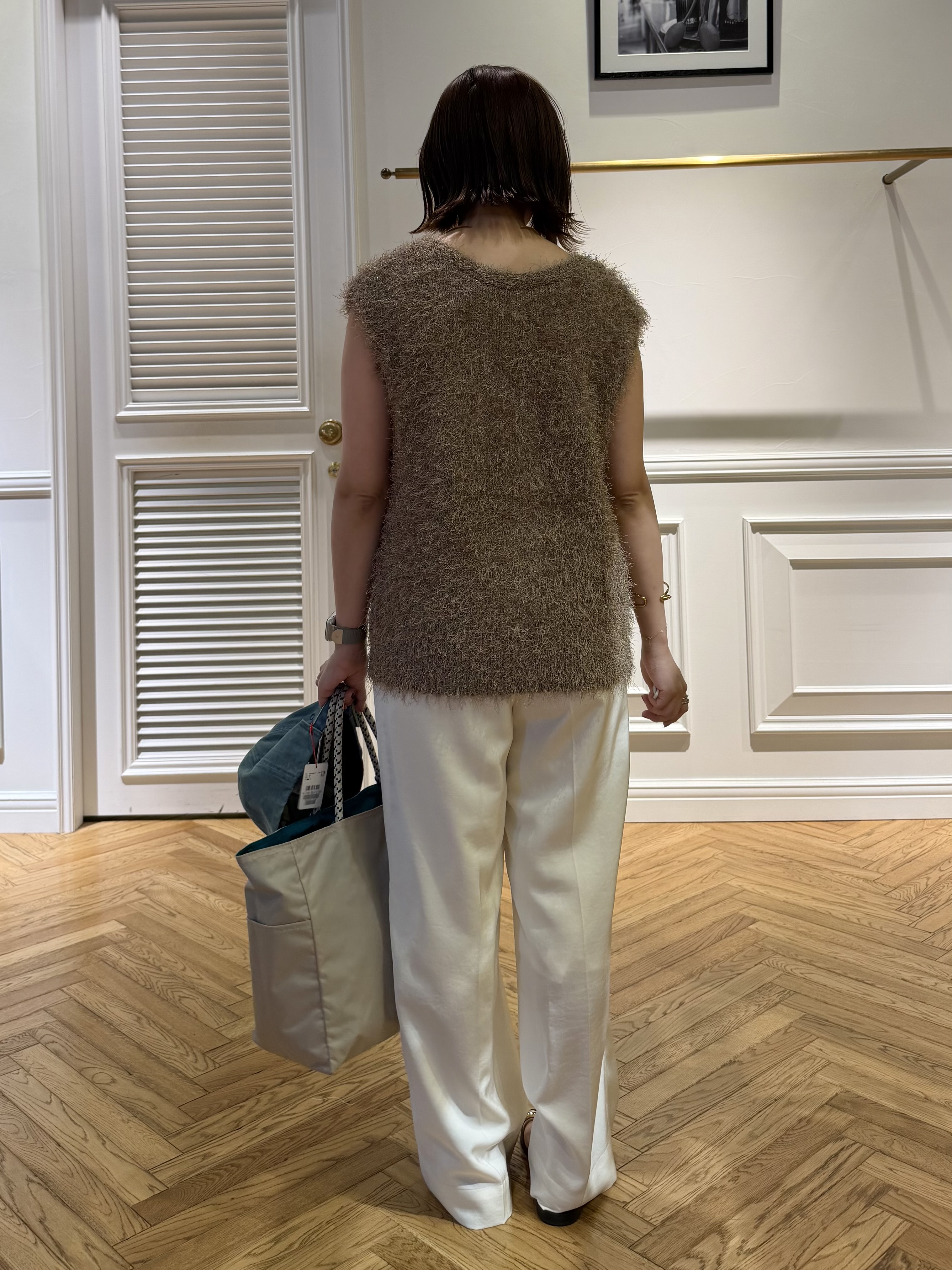つじ まこさんの「DRESSTERIOR｜フェザーヤーン2WAYニットプルオーバー」を使ったコーディネート