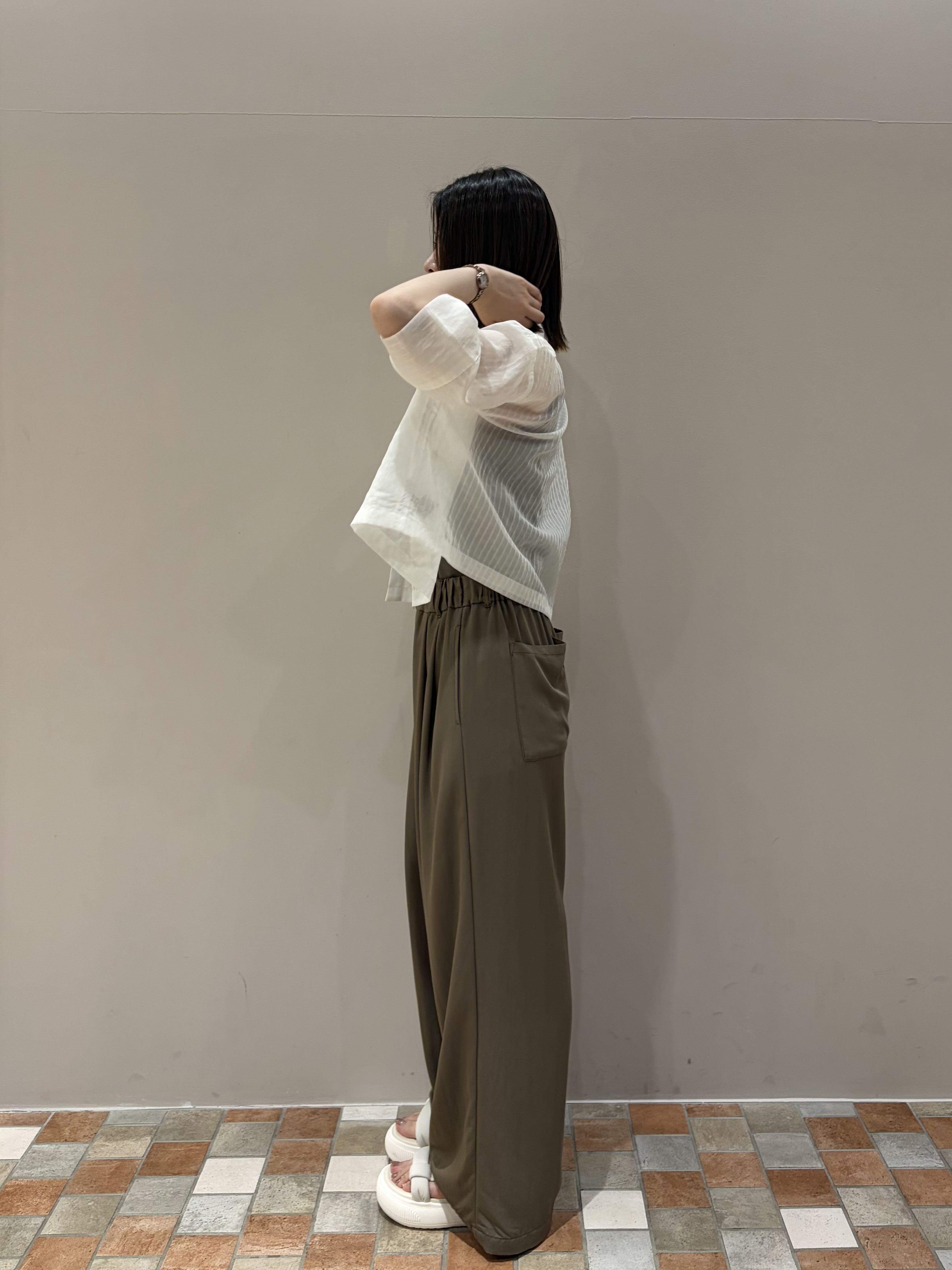 amiさんの「INDIVI｜ボックスシルエットシアーシャツ【接触冷感】」を使ったコーディネート