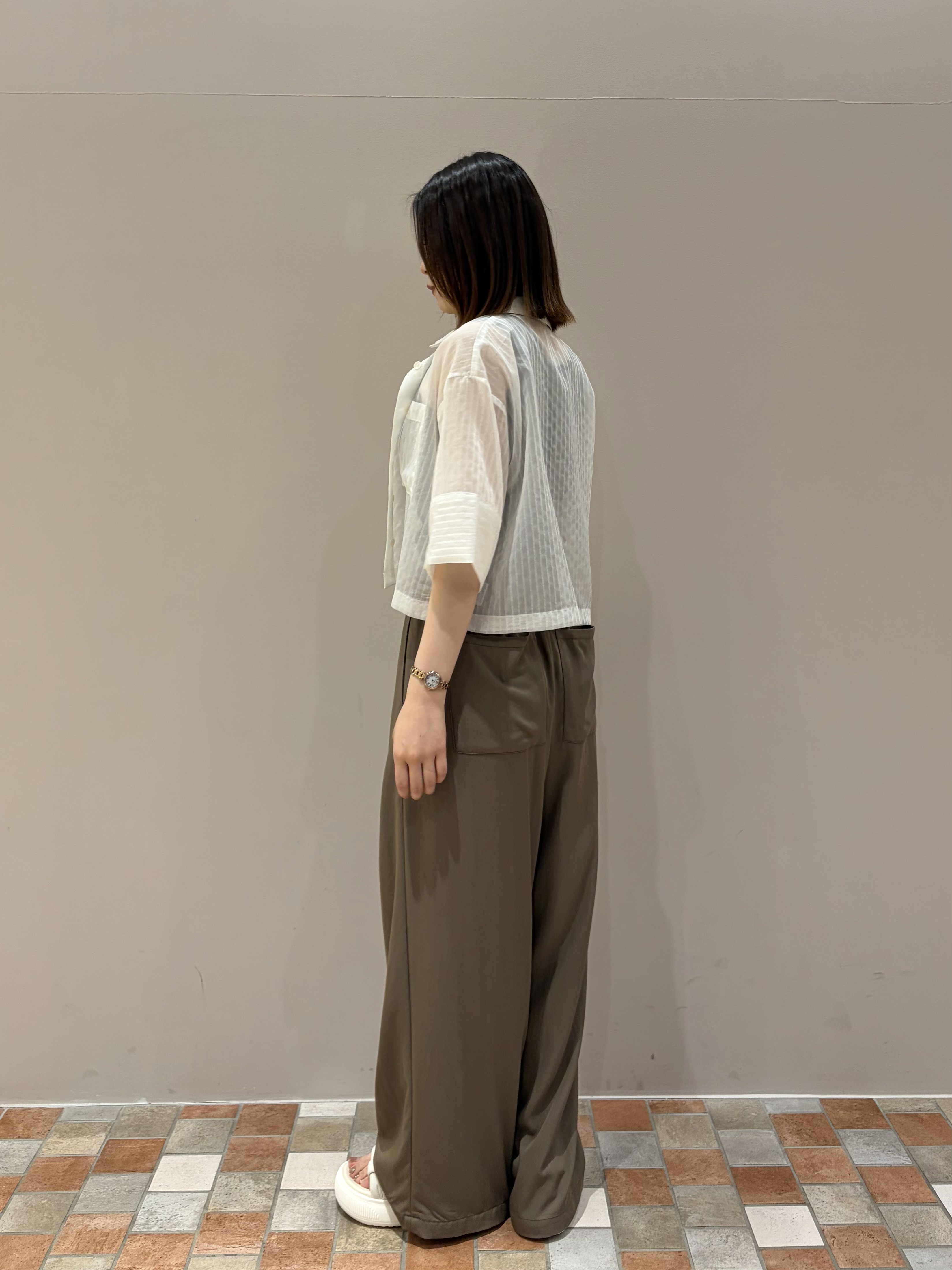 amiさんの「INDIVI｜ボックスシルエットシアーシャツ【接触冷感】」を使ったコーディネート