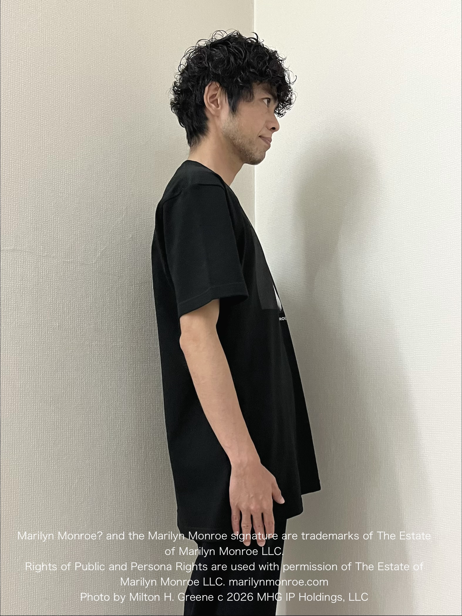 URAさんの「TAKEO KIKUCHI｜【別注】マリリン・モンロー/フォトTシャツ」を使ったコーディネート