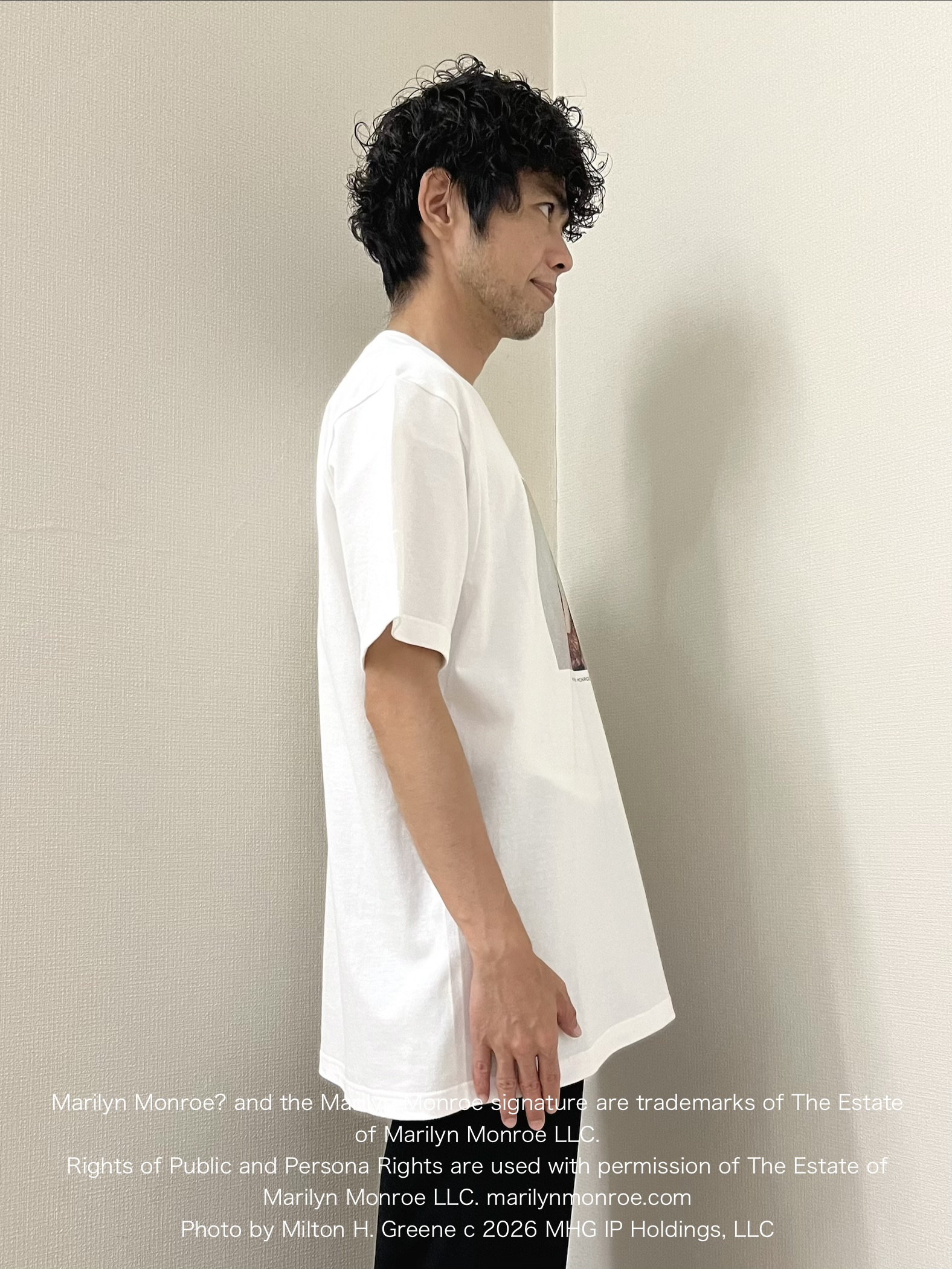URAさんの「TAKEO KIKUCHI｜【別注】マリリン・モンロー/フォトTシャツ」を使ったコーディネート