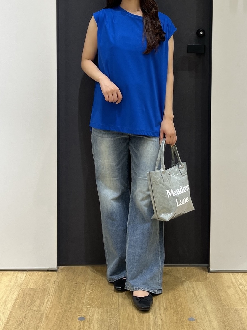 Minaさんの「Dessin｜【接触冷感/UVカット】美光沢ノースリーブカットソー」を使ったコーディネート