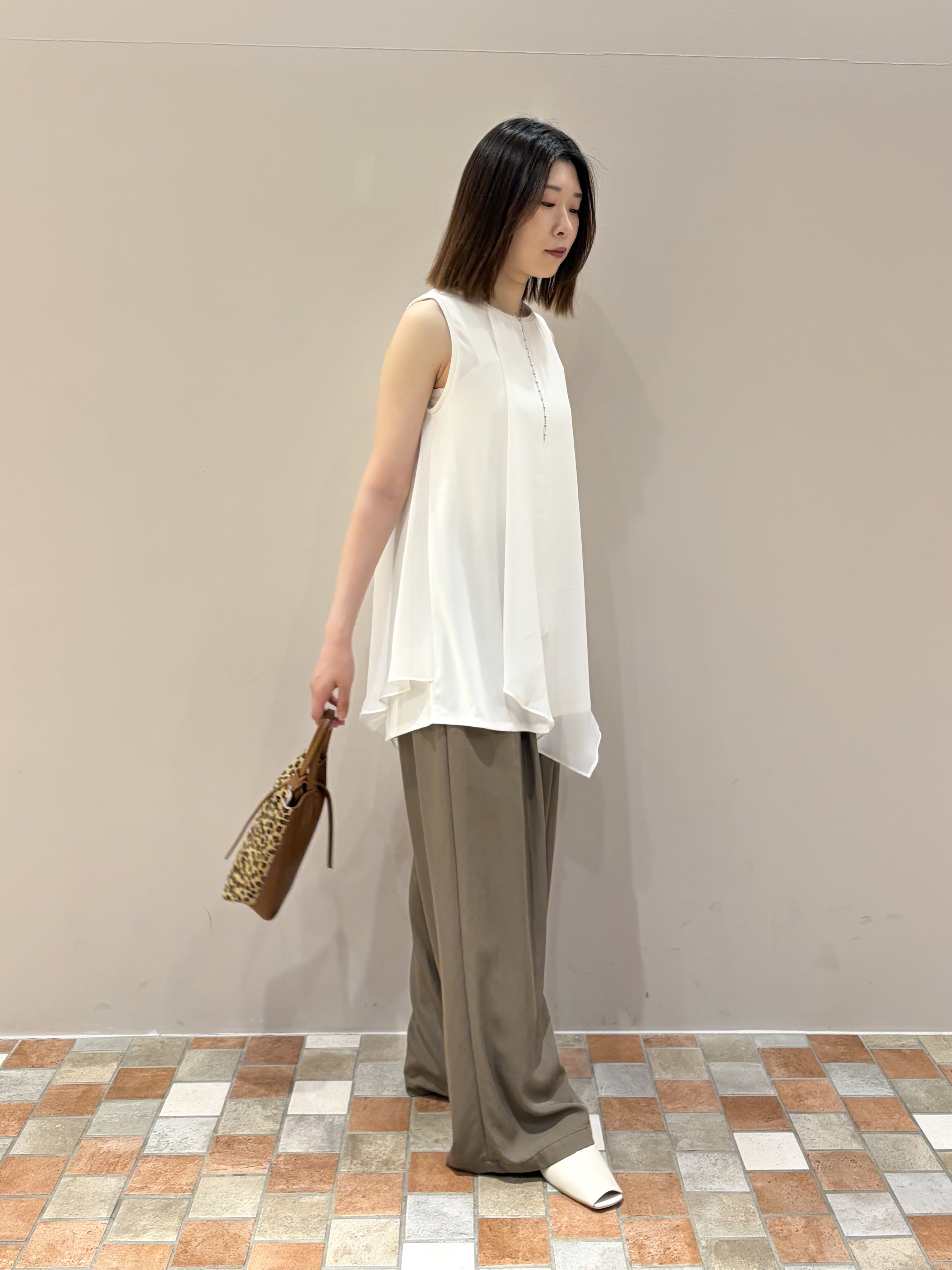amiさんの「INDIVI｜ラインロングネックレス」を使ったコーディネート