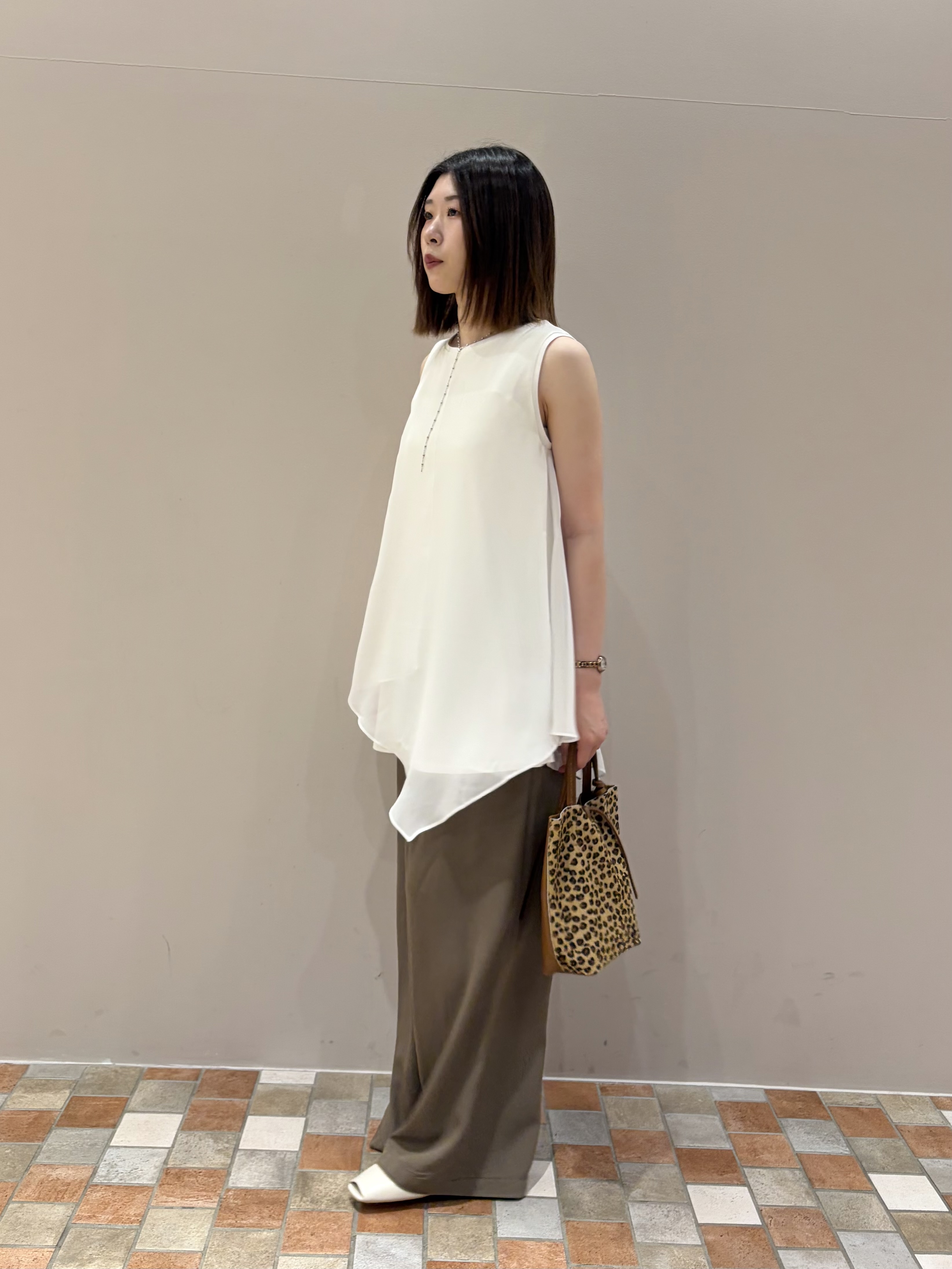 amiさんの「INDIVI｜ラインロングネックレス」を使ったコーディネート