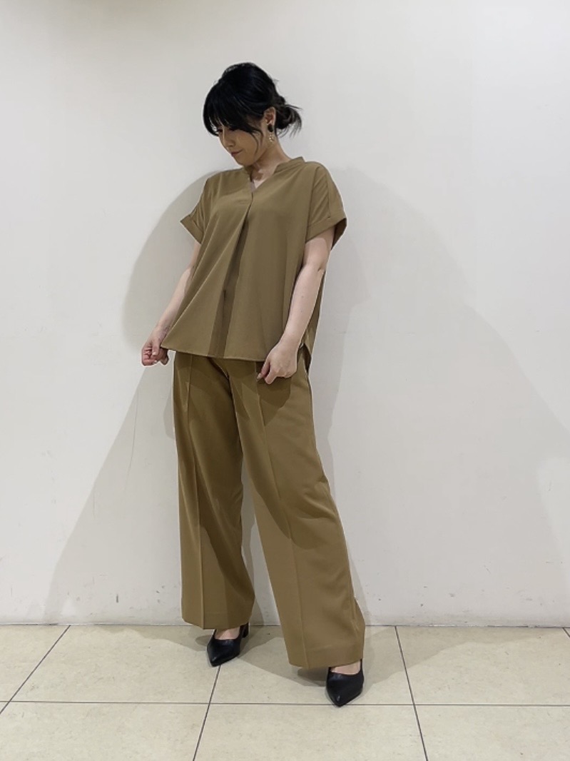 watanabeさんの「UNTITLED｜【セットアップ可/通気性/UVカット】エアリークールブラウス」を使ったコーディネート