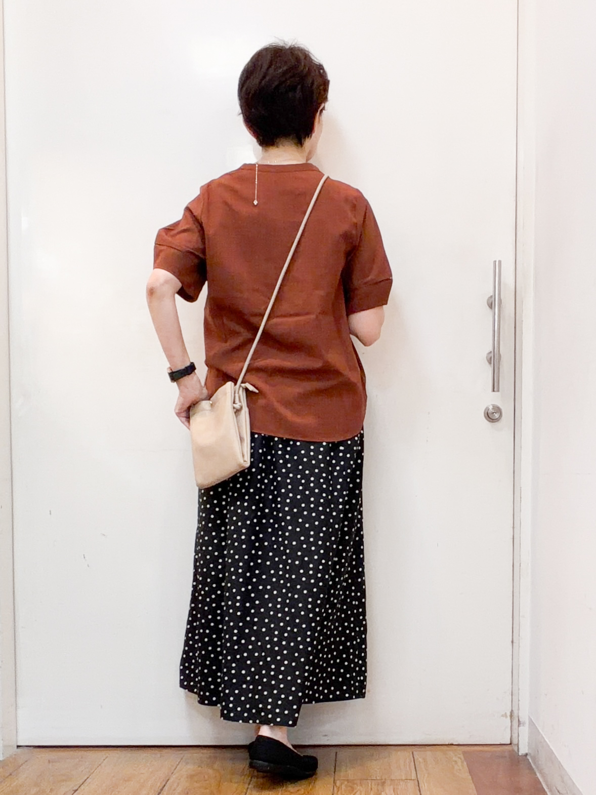 みぃさんの「SHOO･LA･RUE｜【洗濯後しわになりにくい/インせずきまる】お袖のハシゴレースが涼やかな印象 麻調スキッパーブラウス」を使ったコーディネート