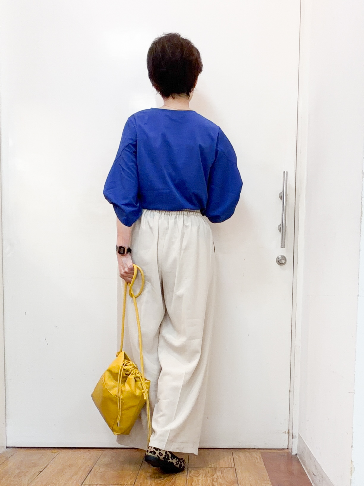 みぃさんの「SHOO･LA･RUE｜Tシャツ以上ブラウス未満 ツイストスリーブの上品トップス」を使ったコーディネート
