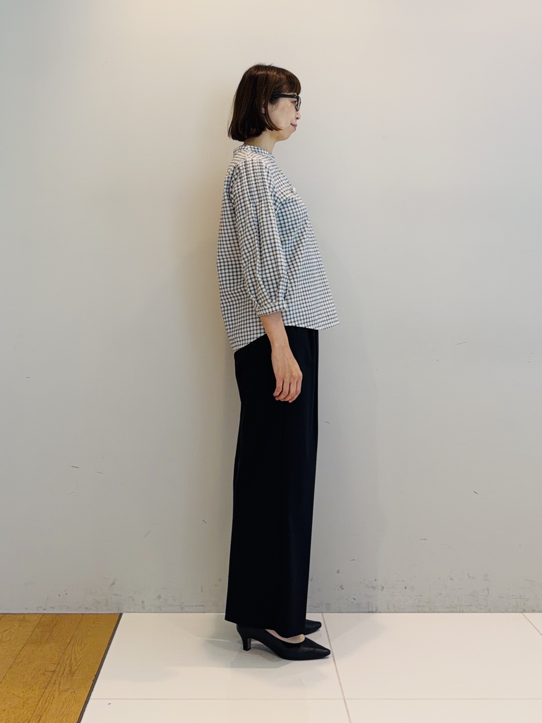 murayamaさんの「INDIVI｜【高ストレッチ／撥水／接触冷感】リラックス タックワイドパンツ」を使ったコーディネート