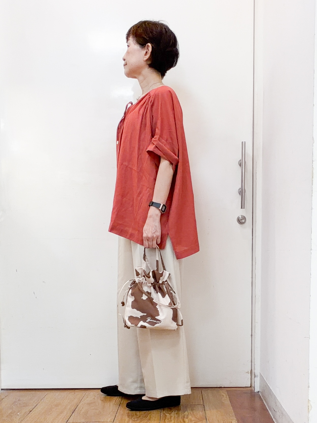 みぃさんの「SHOO･LA･RUE｜【2点セット/洗濯機可/インしないで着られる】大人の抜け感 リボン付きポンチョ風ブラウス＆タンクトッ」を使ったコーディネート