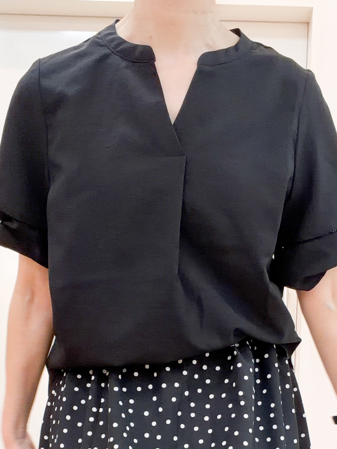 みぃさんの「SHOO･LA･RUE｜【洗濯後しわになりにくい/インせずきまる】お袖のハシゴレースが涼やかな印象 麻調スキッパーブラウス」を使ったコーディネート