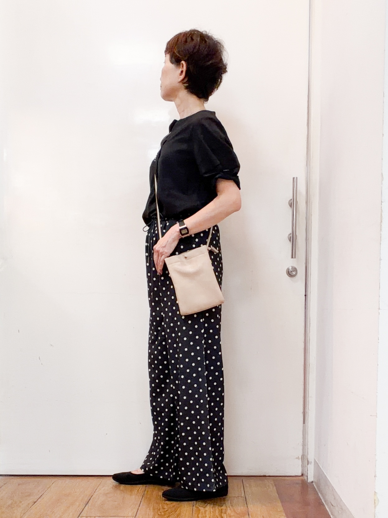 みぃさんの「SHOO･LA･RUE｜【洗濯後しわになりにくい/インせずきまる】お袖のハシゴレースが涼やかな印象 麻調スキッパーブラウス」を使ったコーディネート