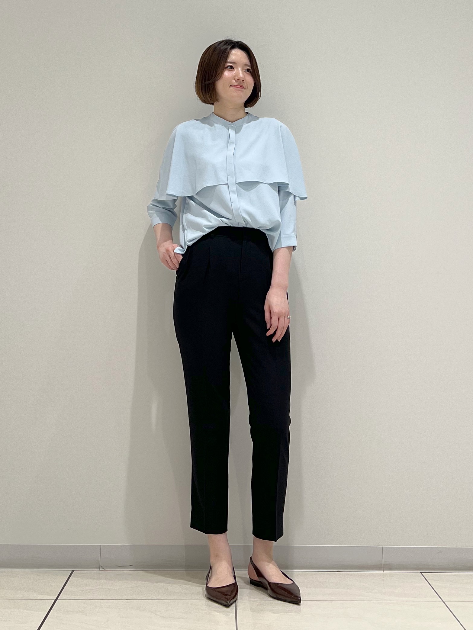 T.Kさんの「INDIVI｜【新作登場！着る日傘】 ケープ風ブラウス」を使ったコーディネート