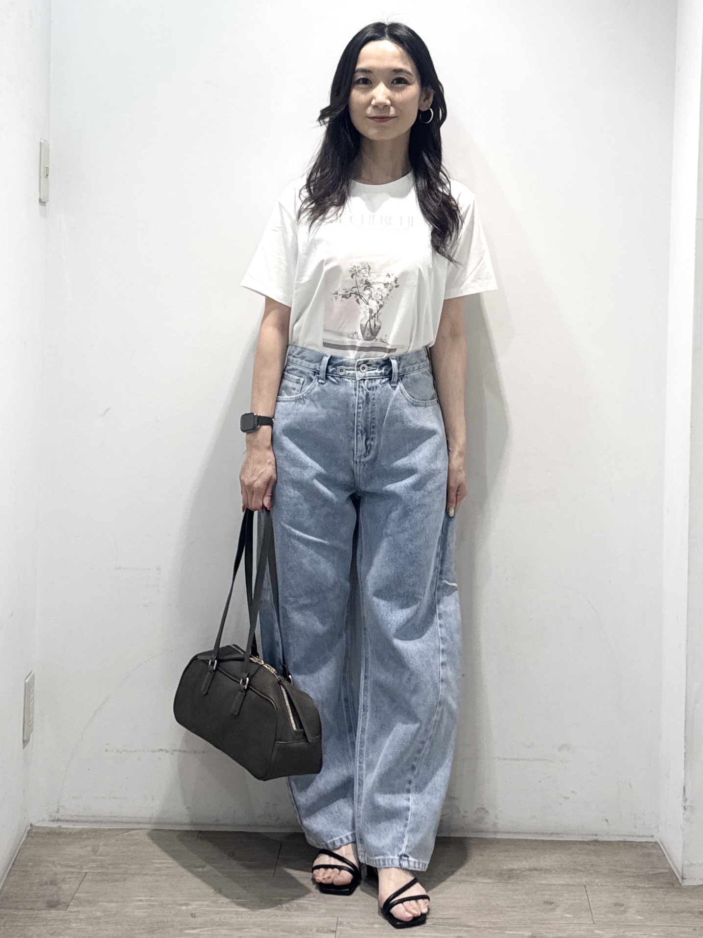 yuicciさんの「OPAQUE.CLIP｜【UV】フラワープリントTシャツ≪洗濯機OK／接触冷感≫」を使ったコーディネート