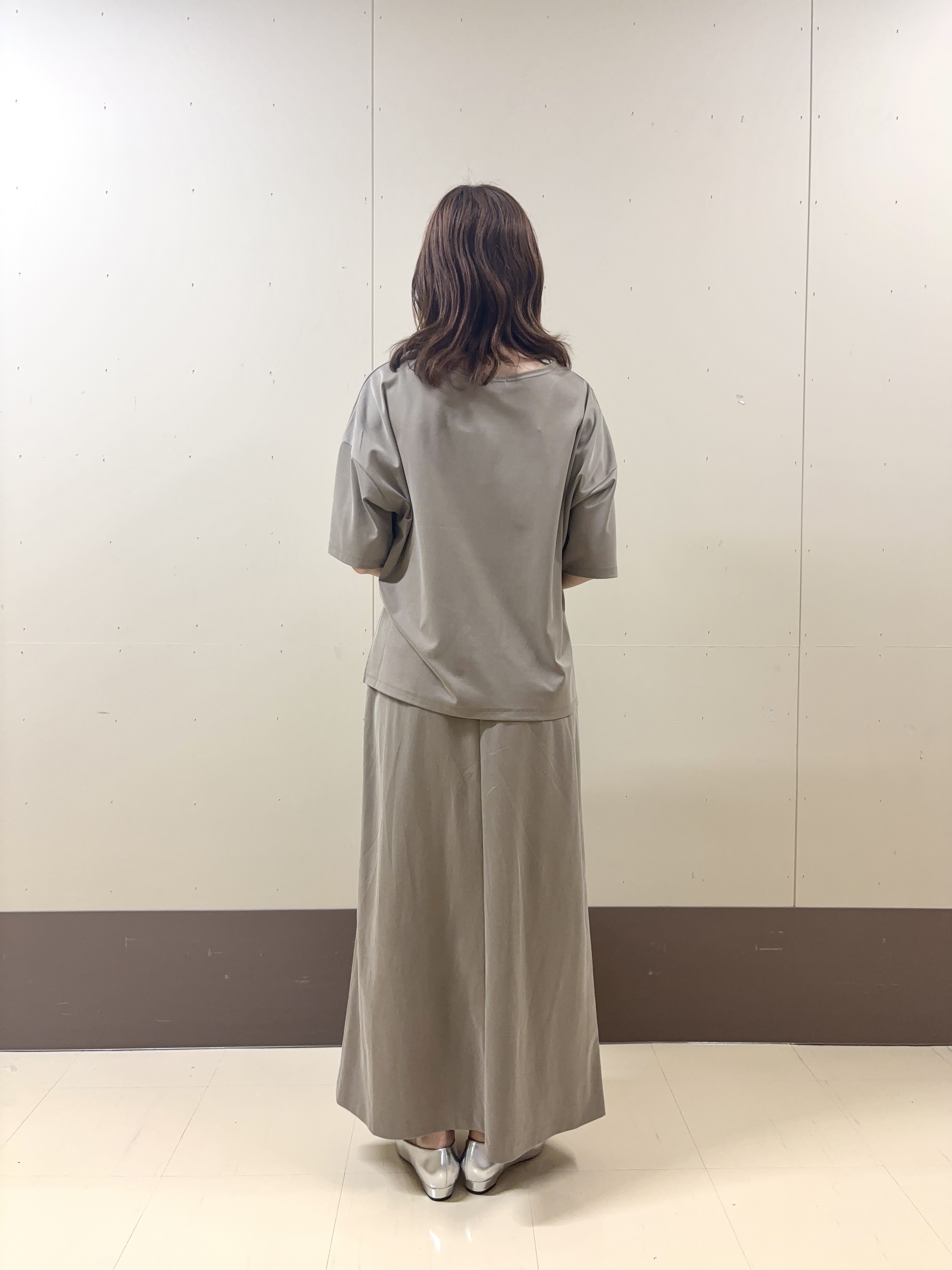 yuriさんの「UNTITLED｜【セットアップ可/接触冷感】ヴィンテージライクプルオーバー」を使ったコーディネート