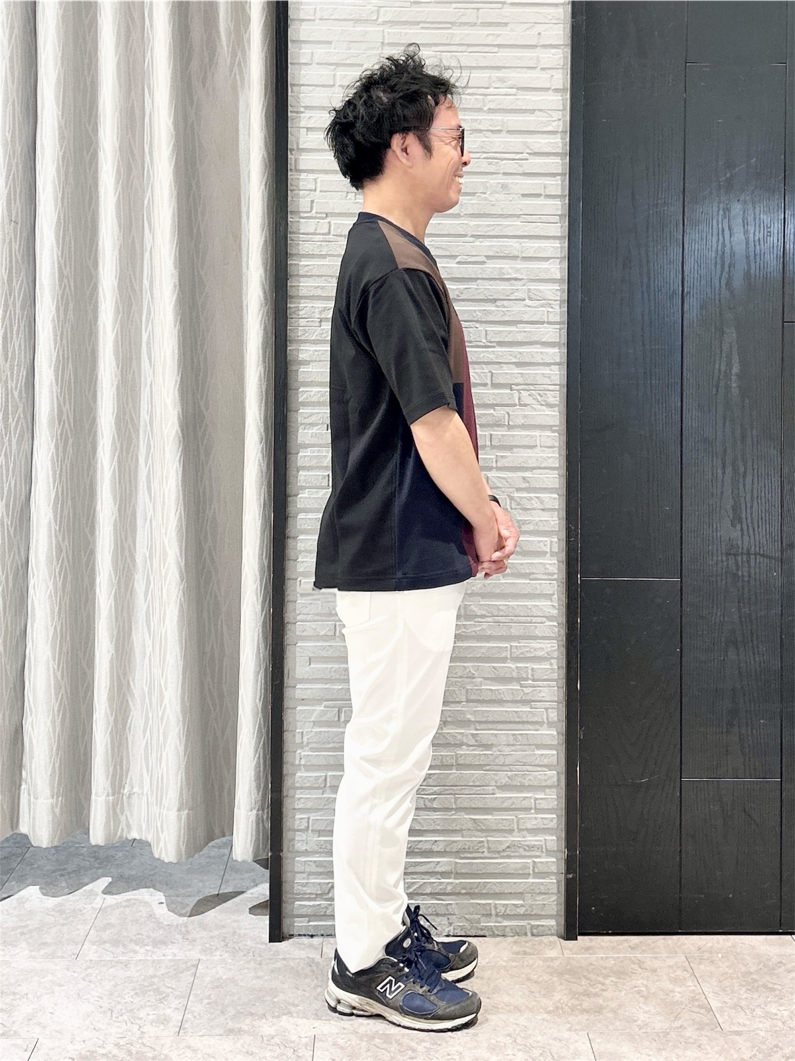 KENJI Iさんの「THE SHOP TK｜【洗濯機OK】ブロッキング半袖ニット」を使ったコーディネート
