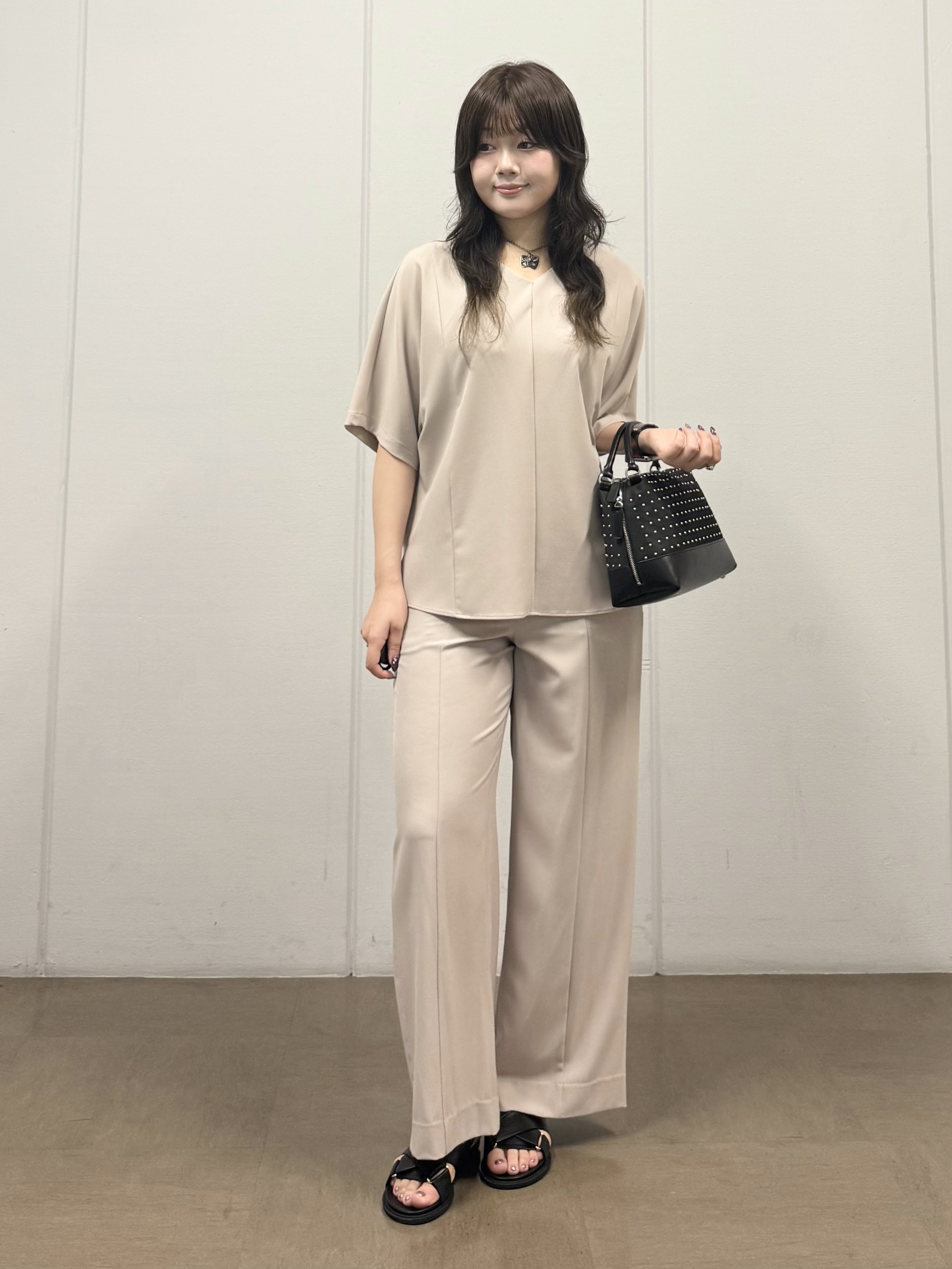 mizukiさんの「INDIVI｜【着る日傘】ドルマントップス」を使ったコーディネート