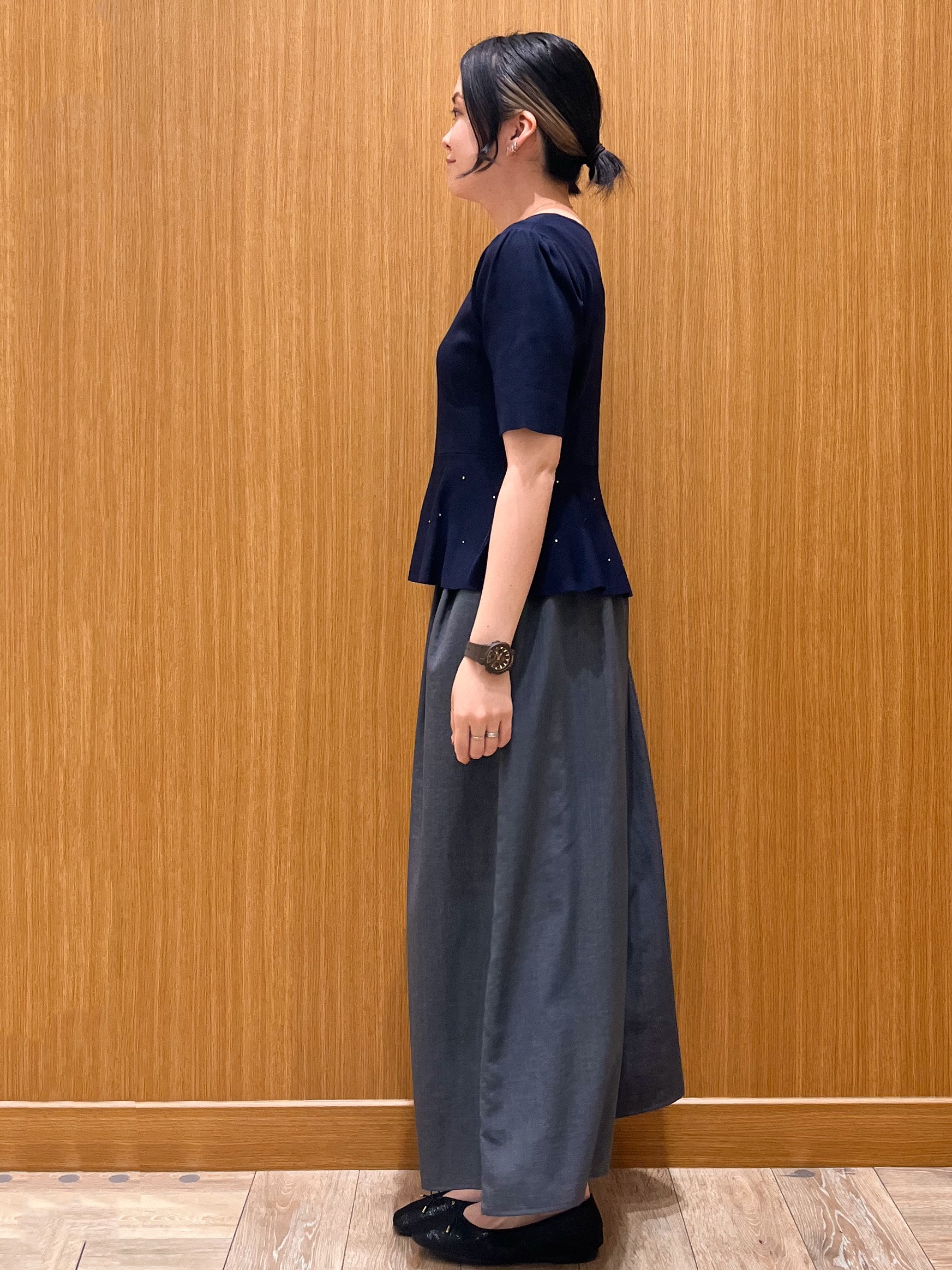 aさんの「OPAQUE.CLIP｜【UVケア】ビジューペプラムニット《洗濯機OK》」を使ったコーディネート