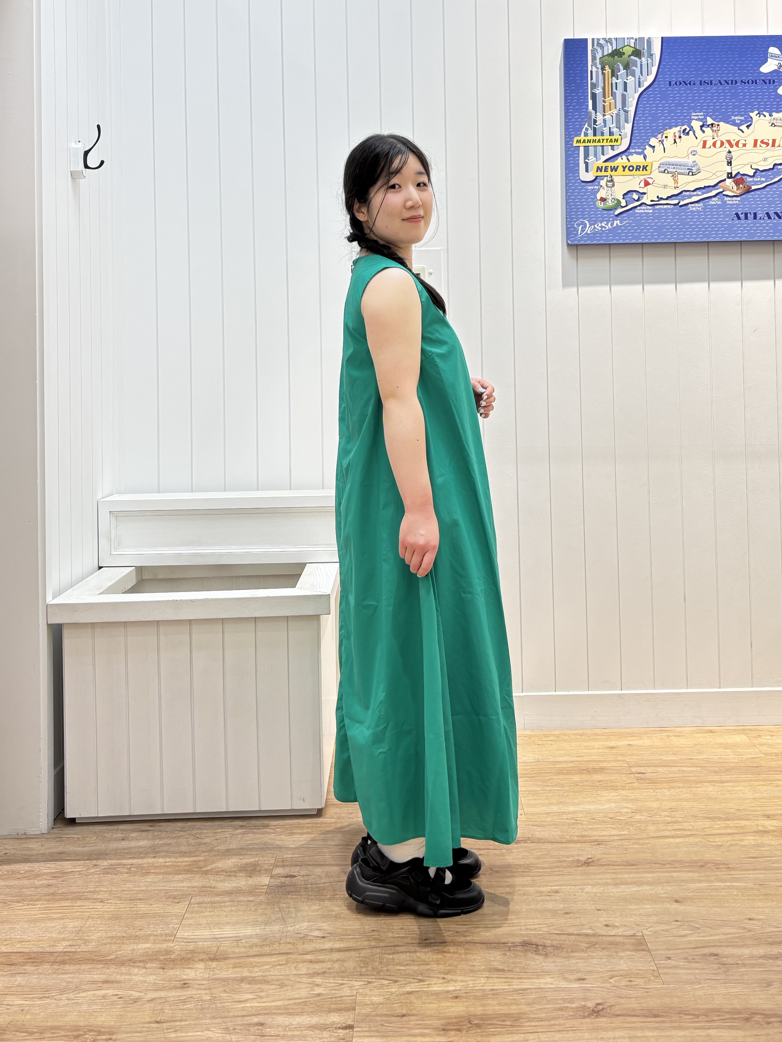 山中美乃理さんの「Dessin｜【撥水】Aラインナイロンワンピース」を使ったコーディネート