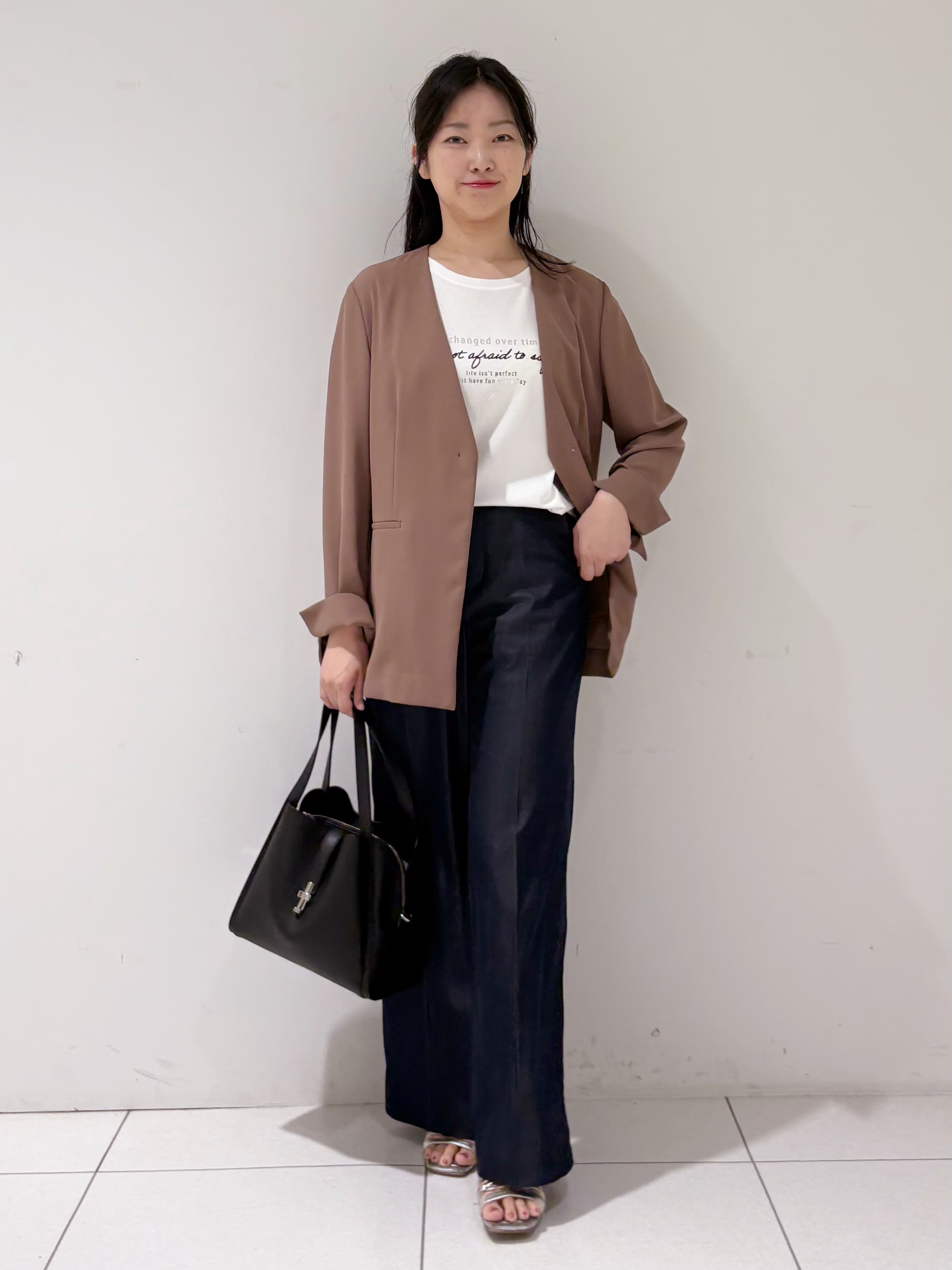 momokoさんの「INDIVI｜【接触冷感／透湿／着る日傘】ノーカラージャケット」を使ったコーディネート