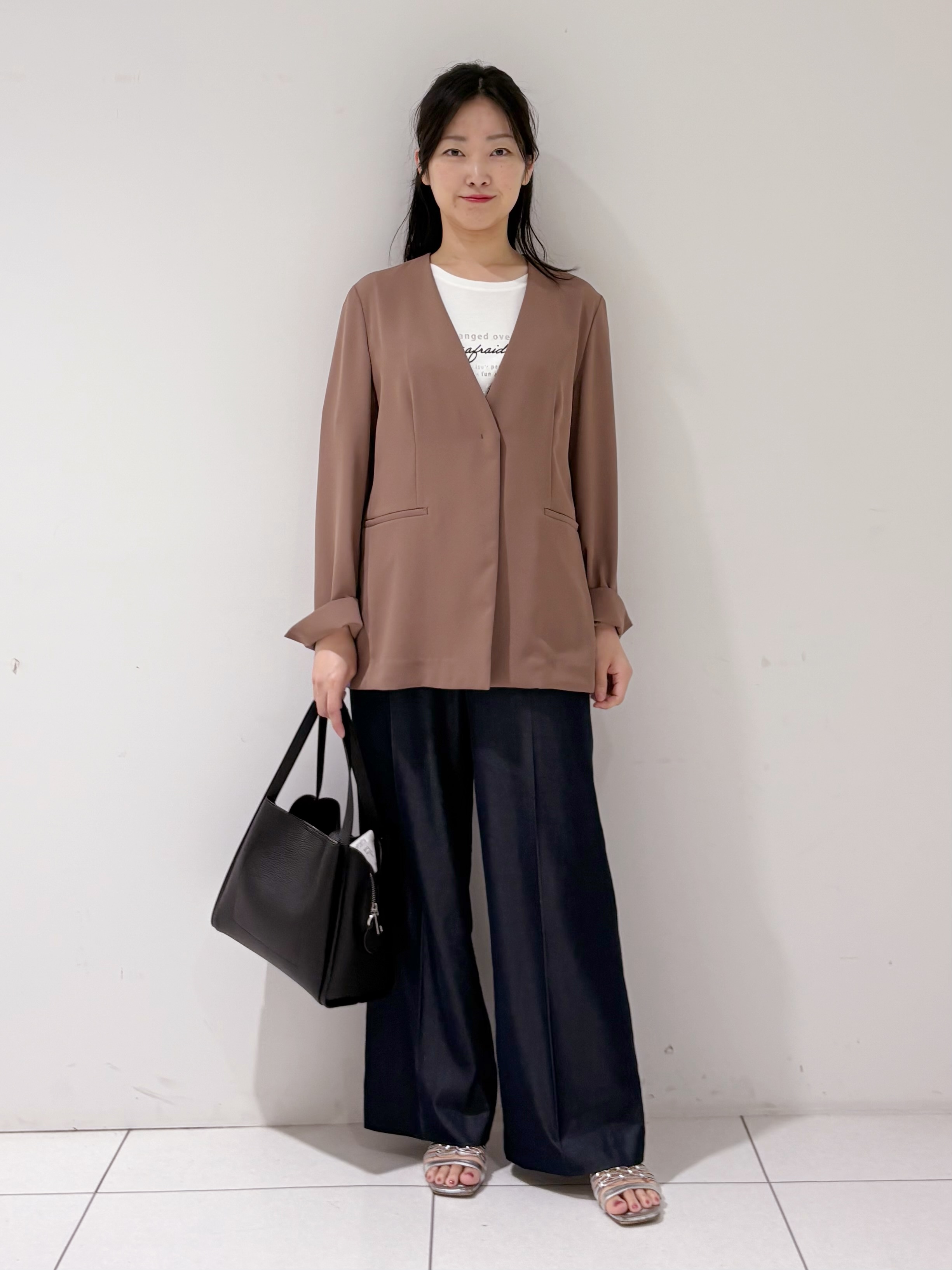momokoさんの「INDIVI｜【接触冷感／透湿／着る日傘】ノーカラージャケット」を使ったコーディネート