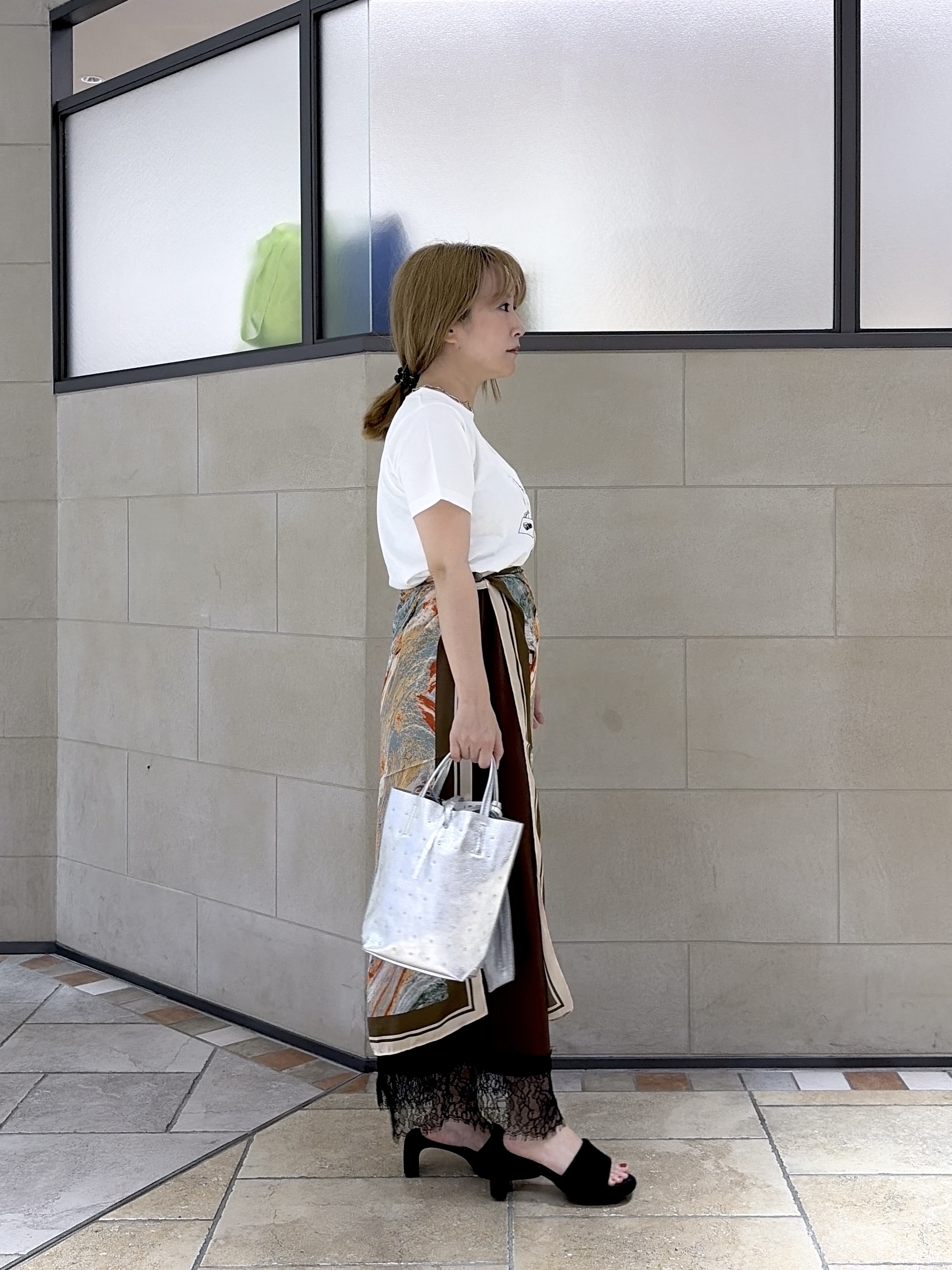 よねさんの「INDIVI｜フレンチブルTシャツ」を使ったコーディネート