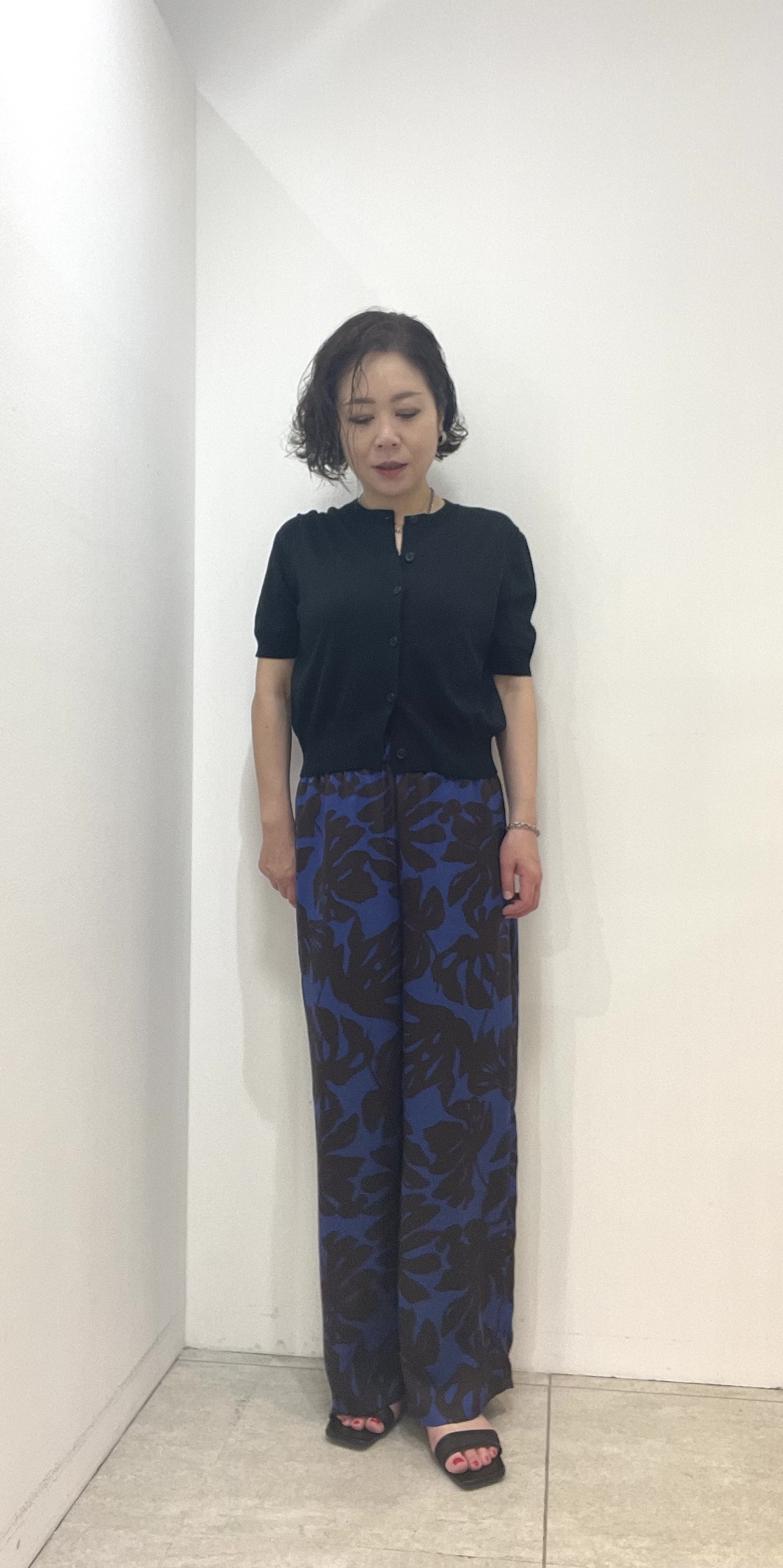 Wachiさんの「UNTITLED｜【すっきりコンパクト】ドライタッチ5分袖カーディガン」を使ったコーディネート