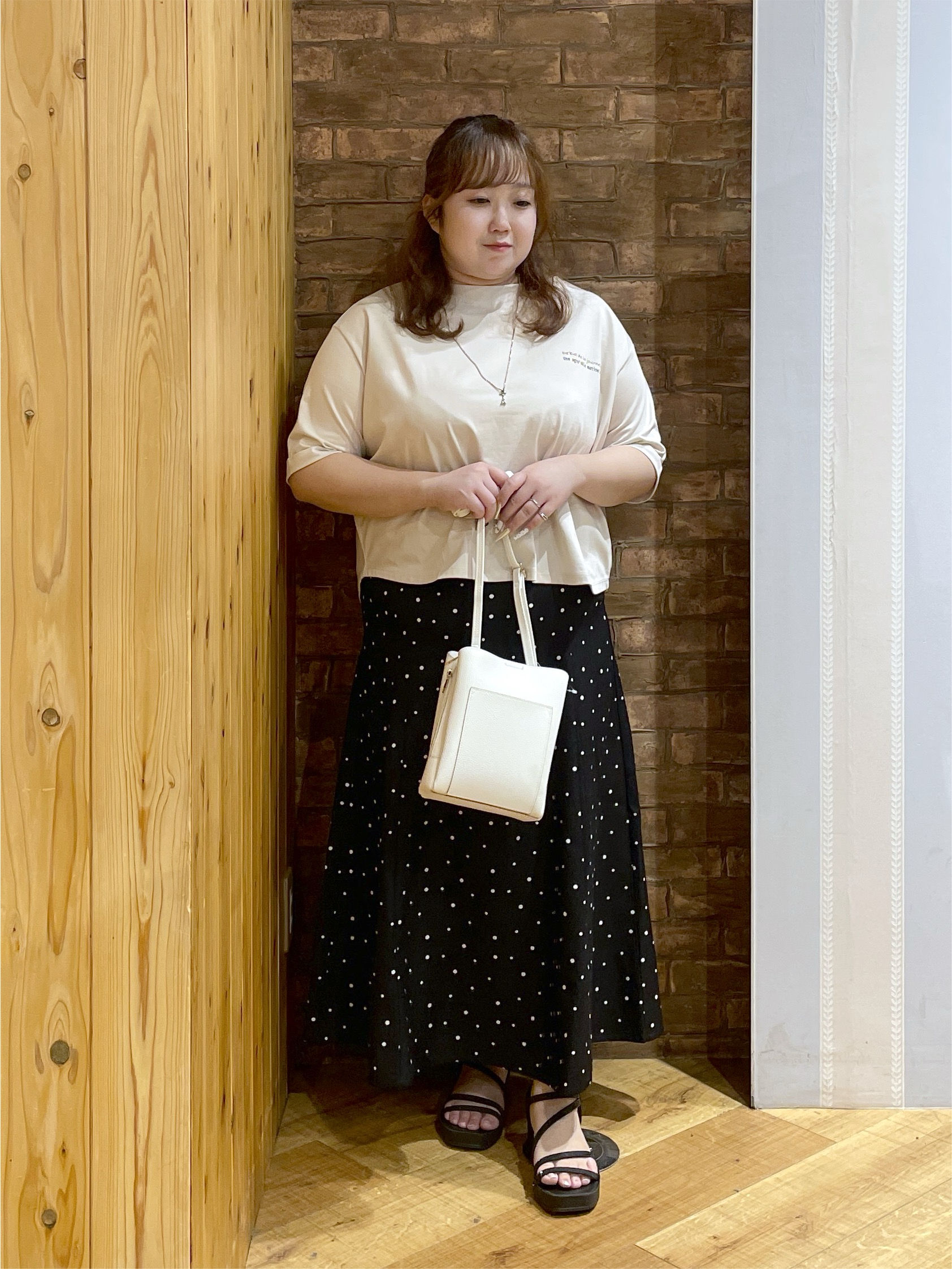 Risaさんの「SHOO･LA･RUE｜【S-LL】涼し気な ドット柄 麻調フレアスカート」を使ったコーディネート