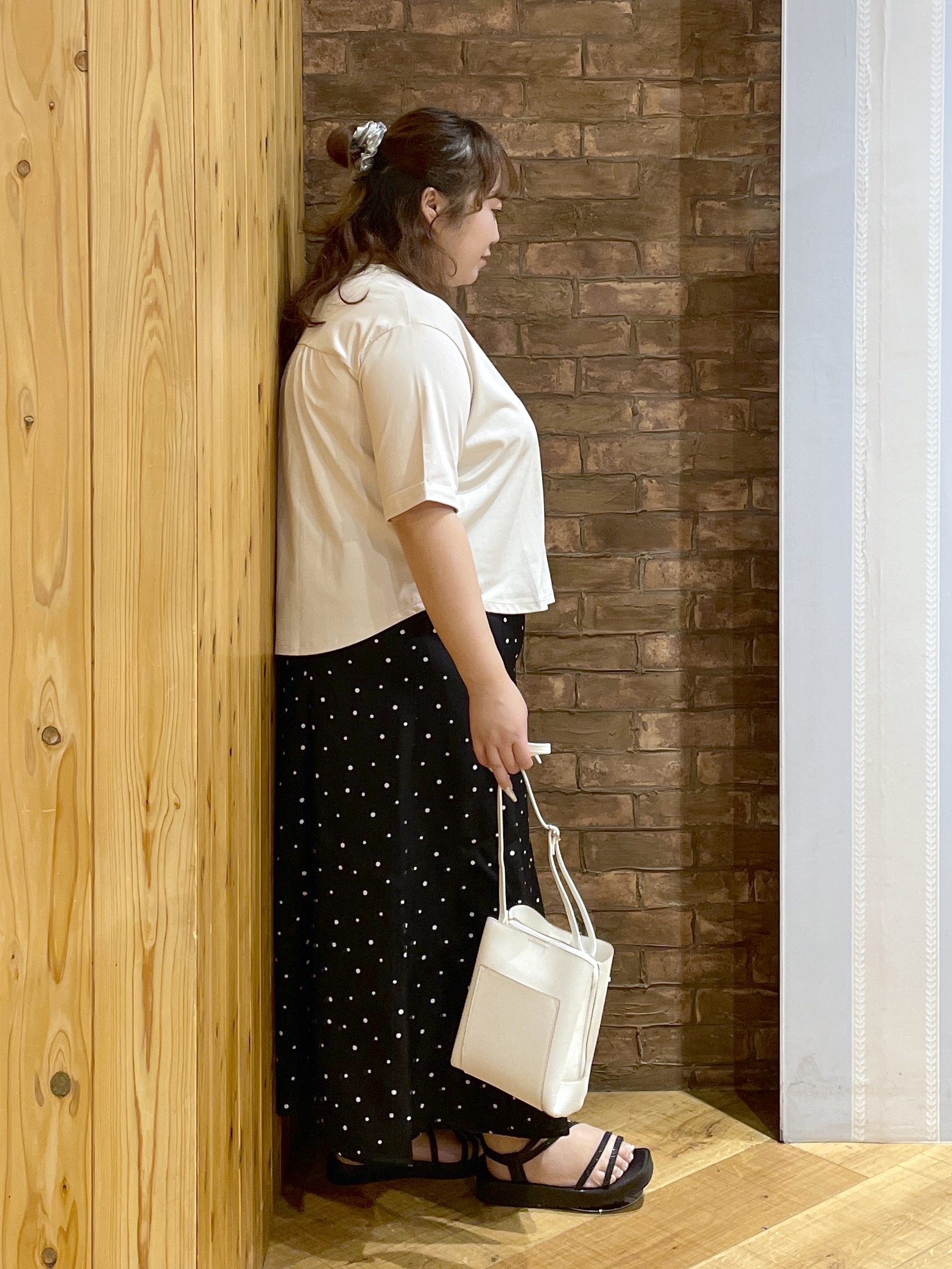 Risaさんの「SHOO･LA･RUE｜【S-LL】涼し気な ドット柄 麻調フレアスカート」を使ったコーディネート