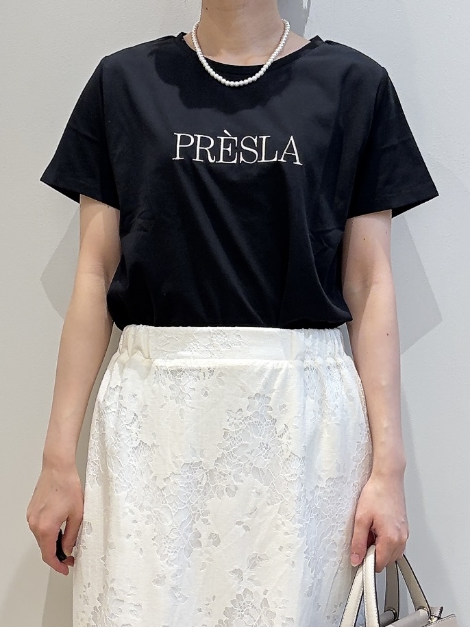 MOMOさんの「index｜【接触冷感／UVケア】裾レースロゴTシャツ《洗濯機OK》」を使ったコーディネート