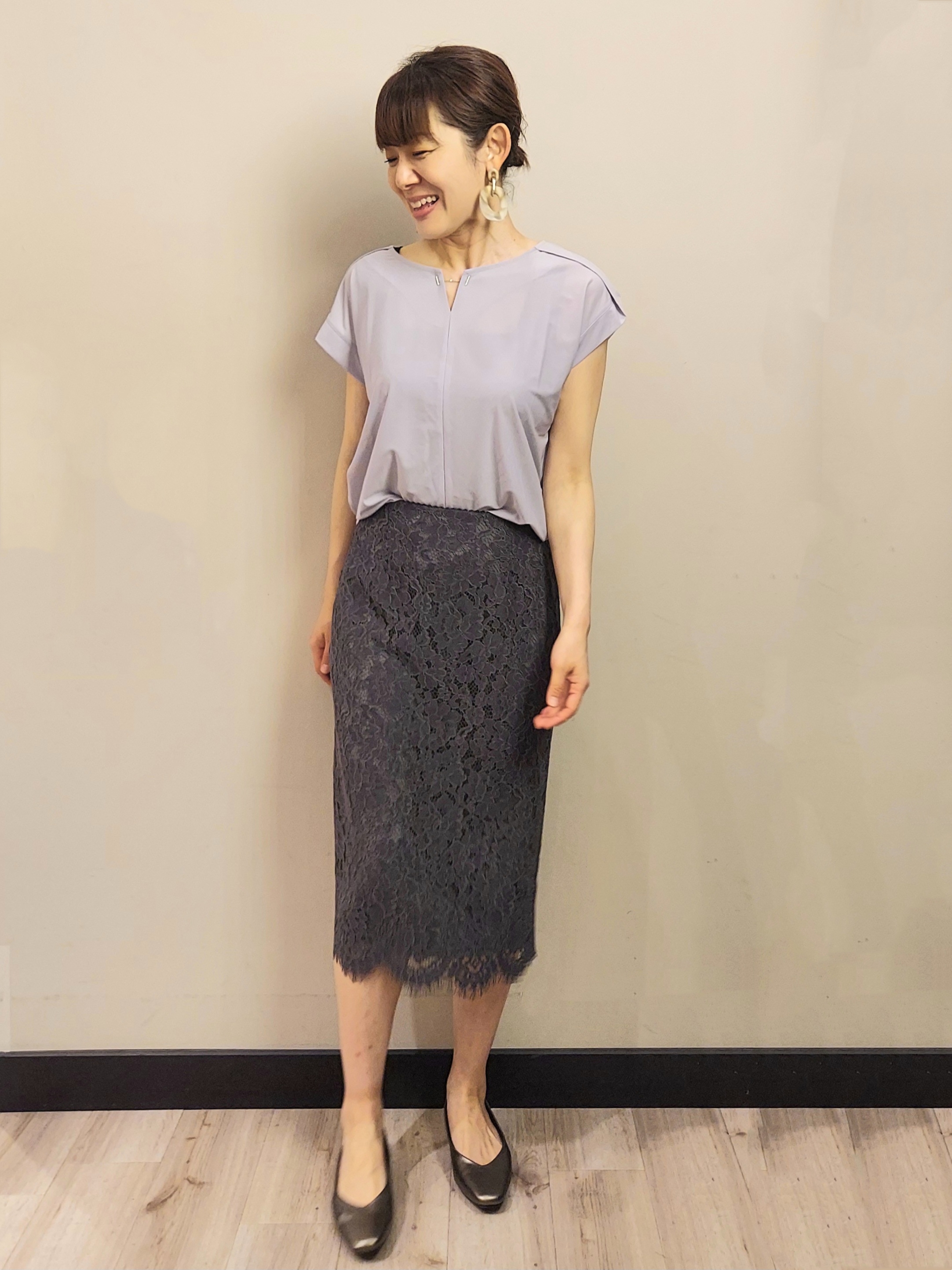 MAKIさんの「index｜【接触冷感】ひんやりキーネックフレンチトップス《洗濯機OK》」を使ったコーディネート