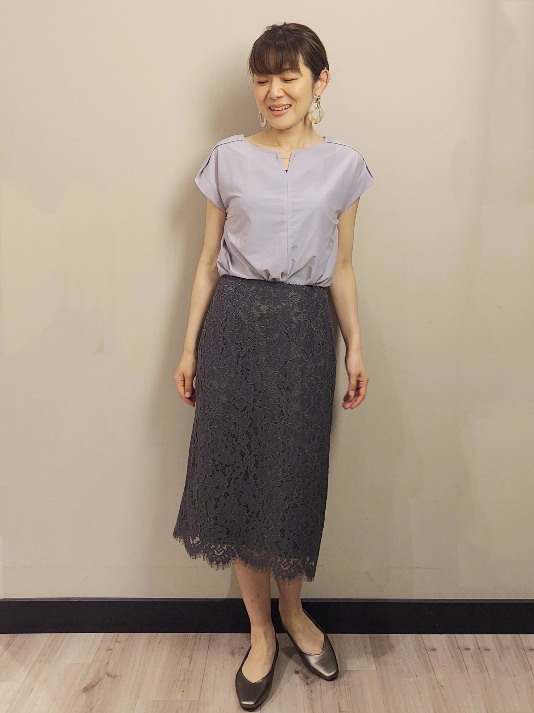 MAKIさんの「index｜【接触冷感】ひんやりキーネックフレンチトップス《洗濯機OK》」を使ったコーディネート