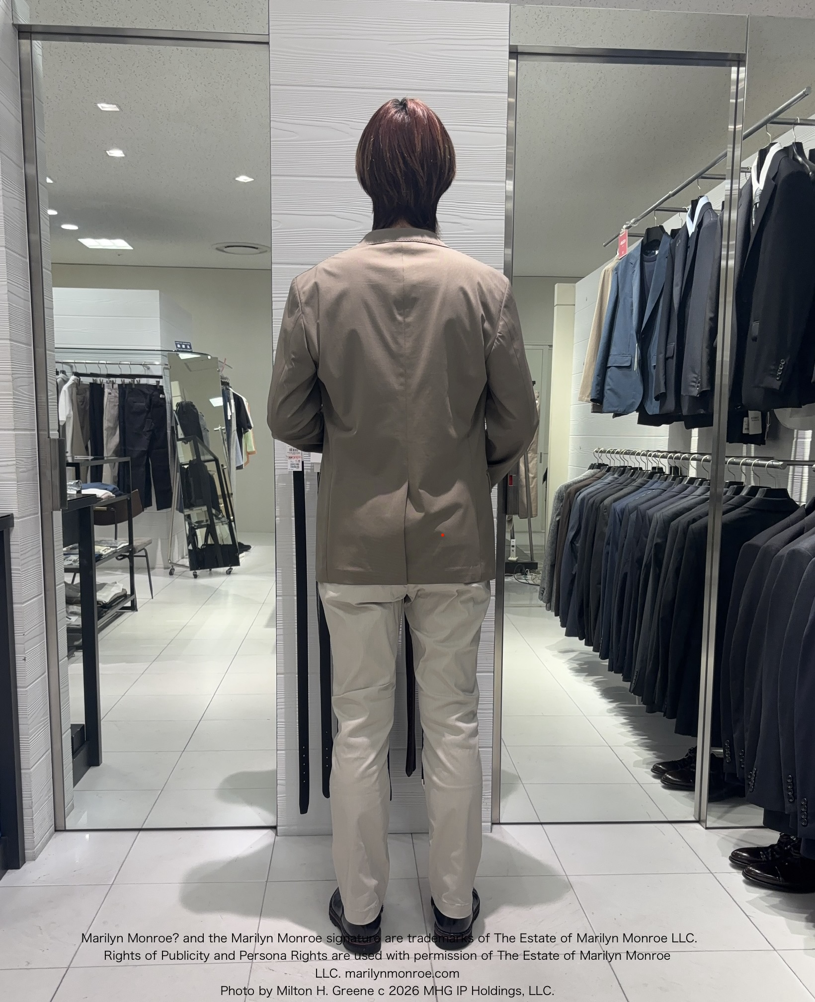 こうへいさんの「TAKEO KIKUCHI｜【ON／OFF兼用】サイドゴアウエスト オールシーズン ストレートパンツ」を使ったコーディネート