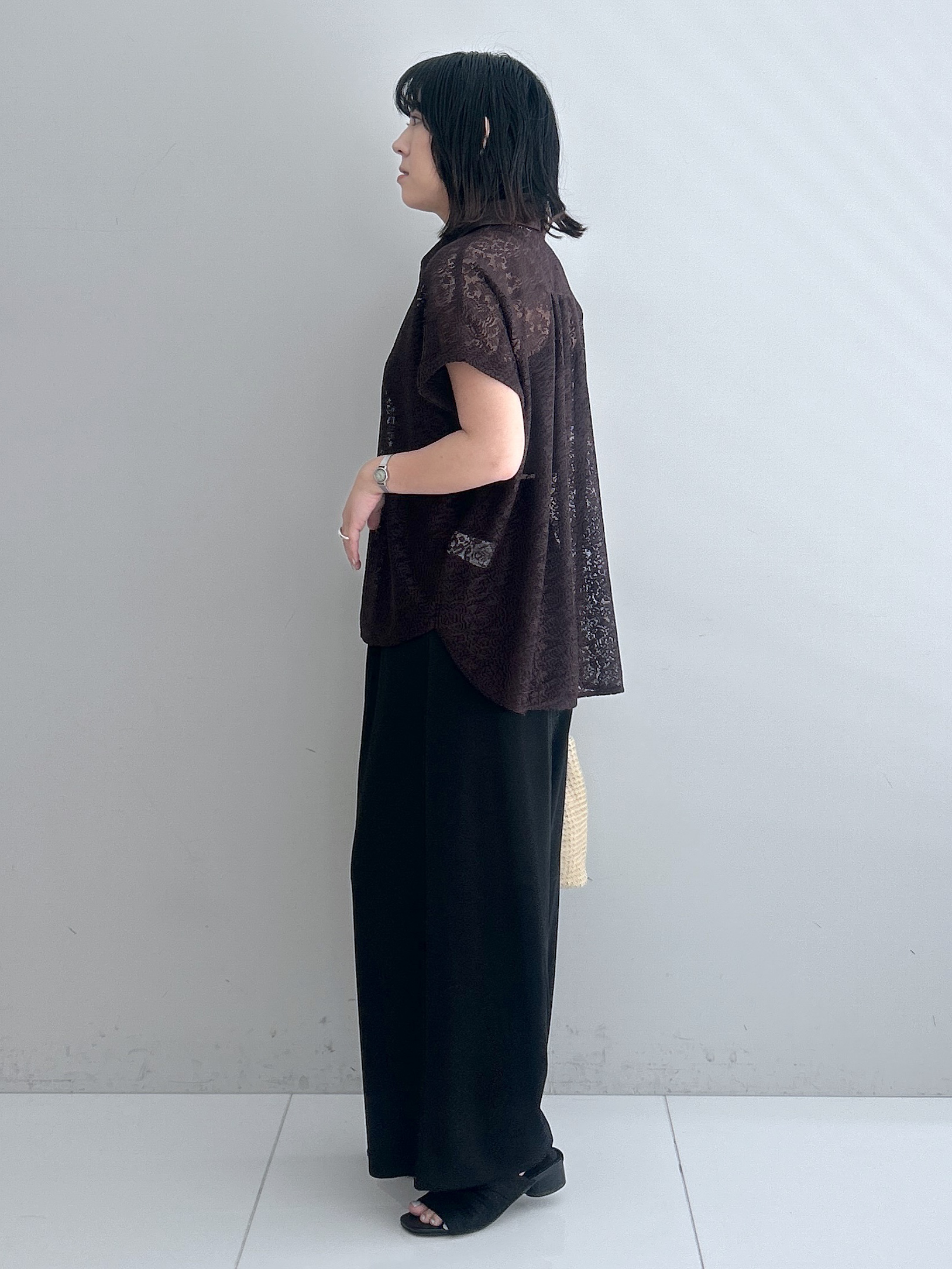 Hirokaさんの「grove｜【洗える・体型カバー】レースドルマンシャツ」を使ったコーディネート