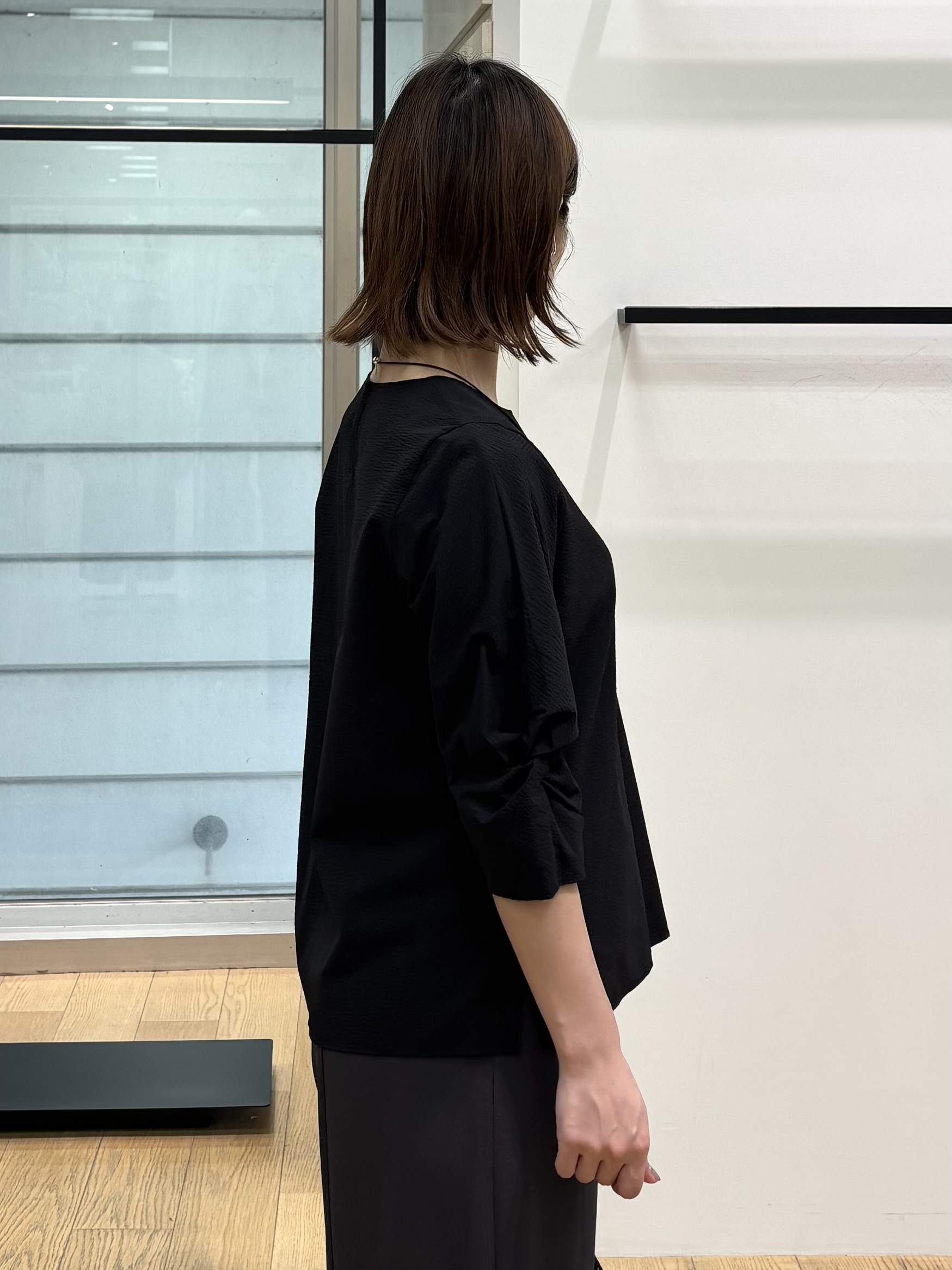 asamiさんの「INDIVI｜【撥水／UVケア】ねじり袖サッカートップス」を使ったコーディネート