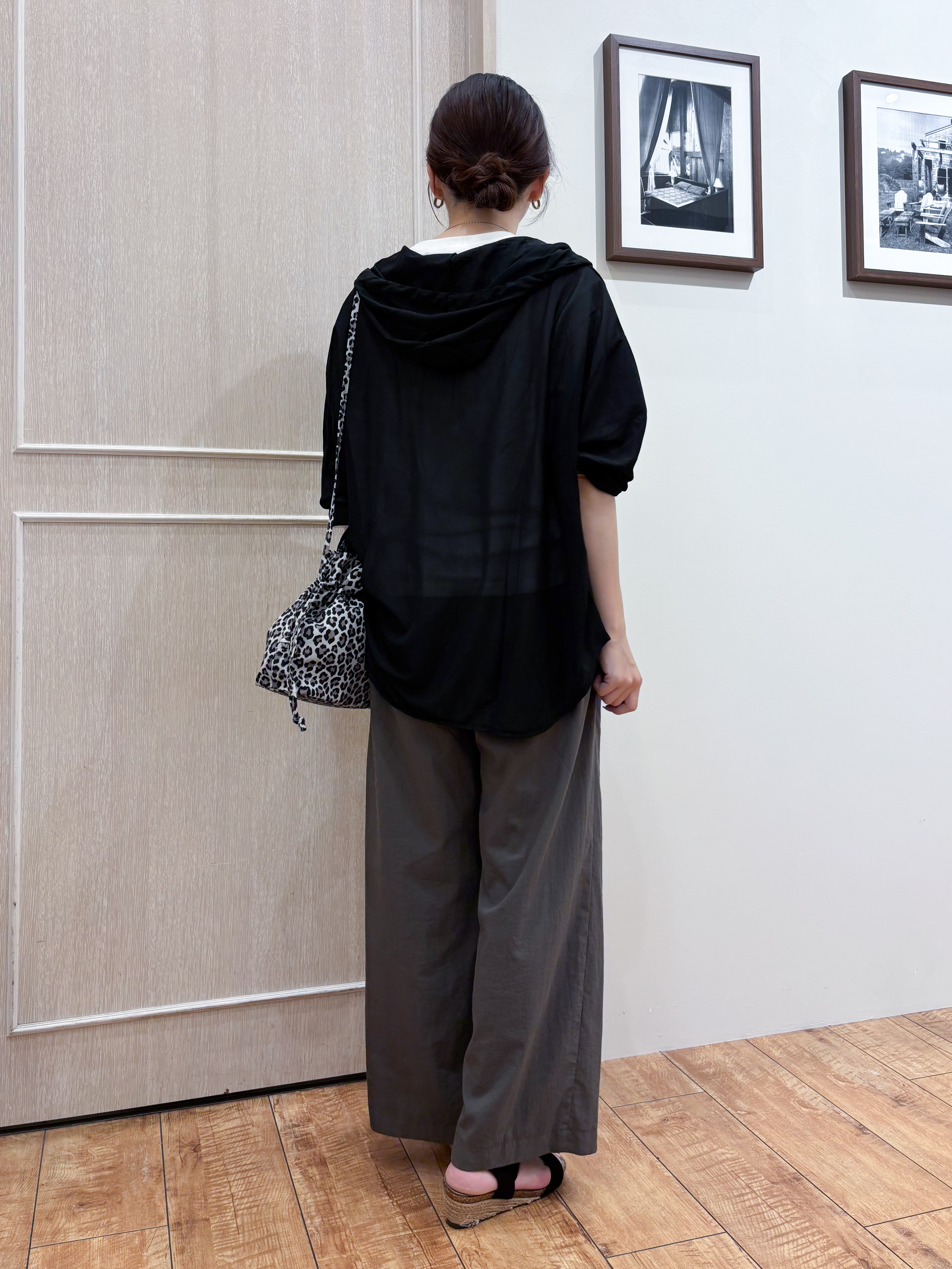 なみさんの「SHOO･LA･RUE｜【洗濯機可/体型カバー】程よい透け感の ゆるシア―シャツパーカ」を使ったコーディネート