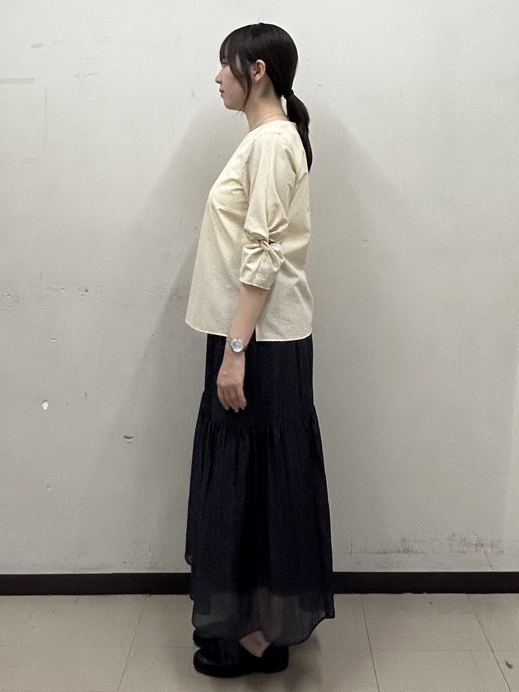 noeさんの「INDIVI｜【撥水／UVケア】ねじり袖サッカートップス」を使ったコーディネート