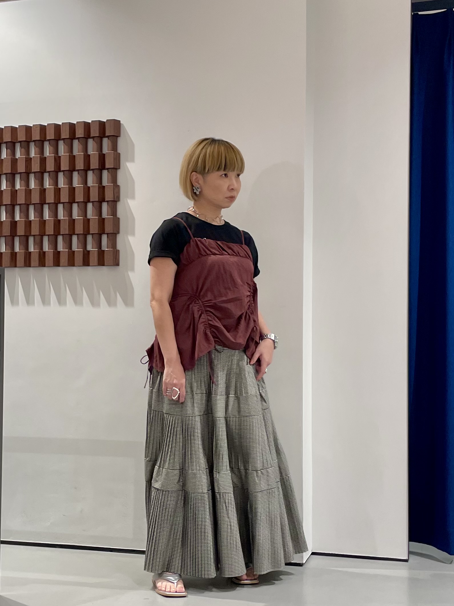 KOUさんの「INDIVI｜3DプリントロゴTシャツ」を使ったコーディネート