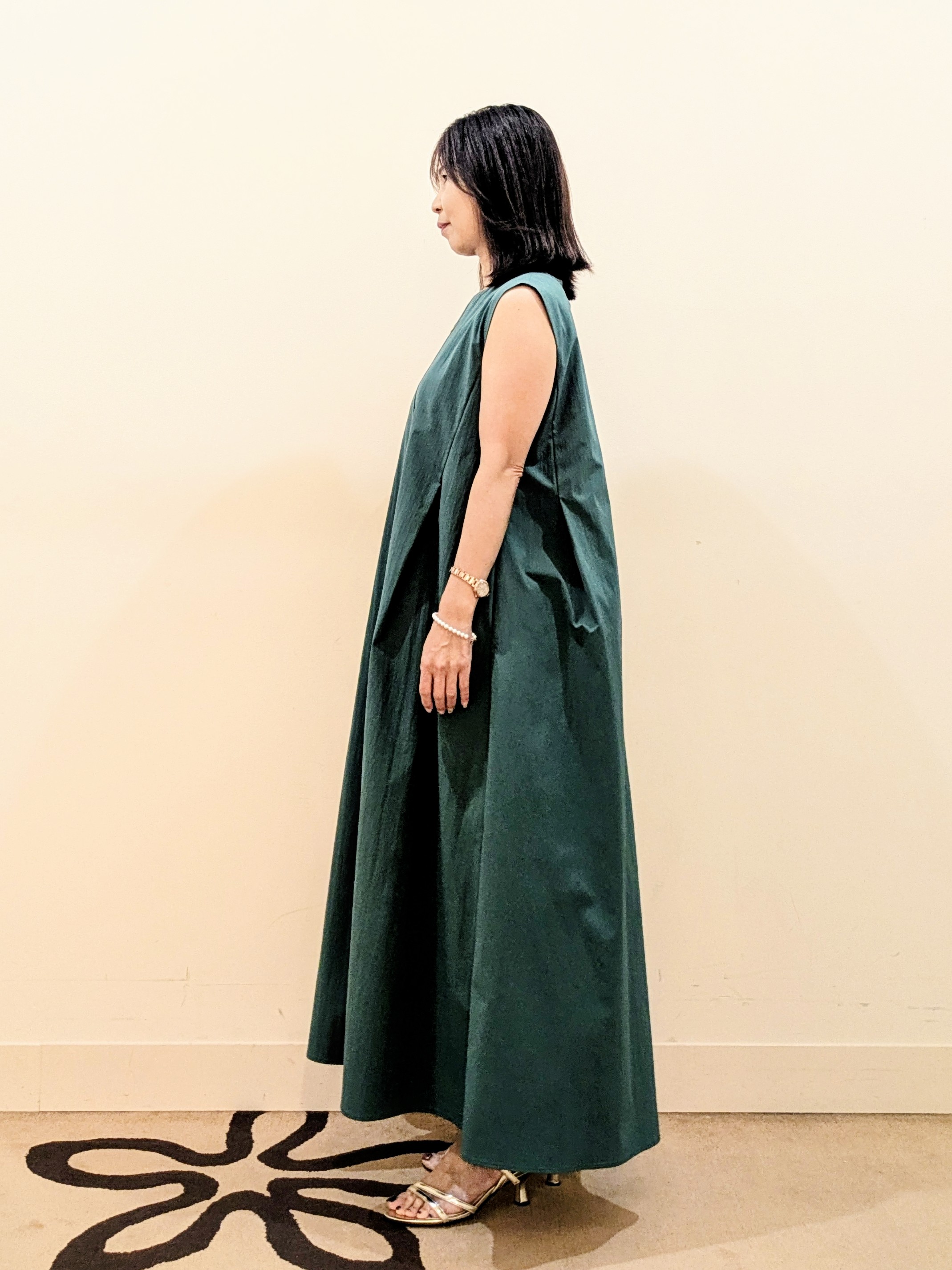 laverさんの「UNTITLED｜【接触冷感/UVカット/吸水速乾】Aラインロングワンピース」を使ったコーディネート