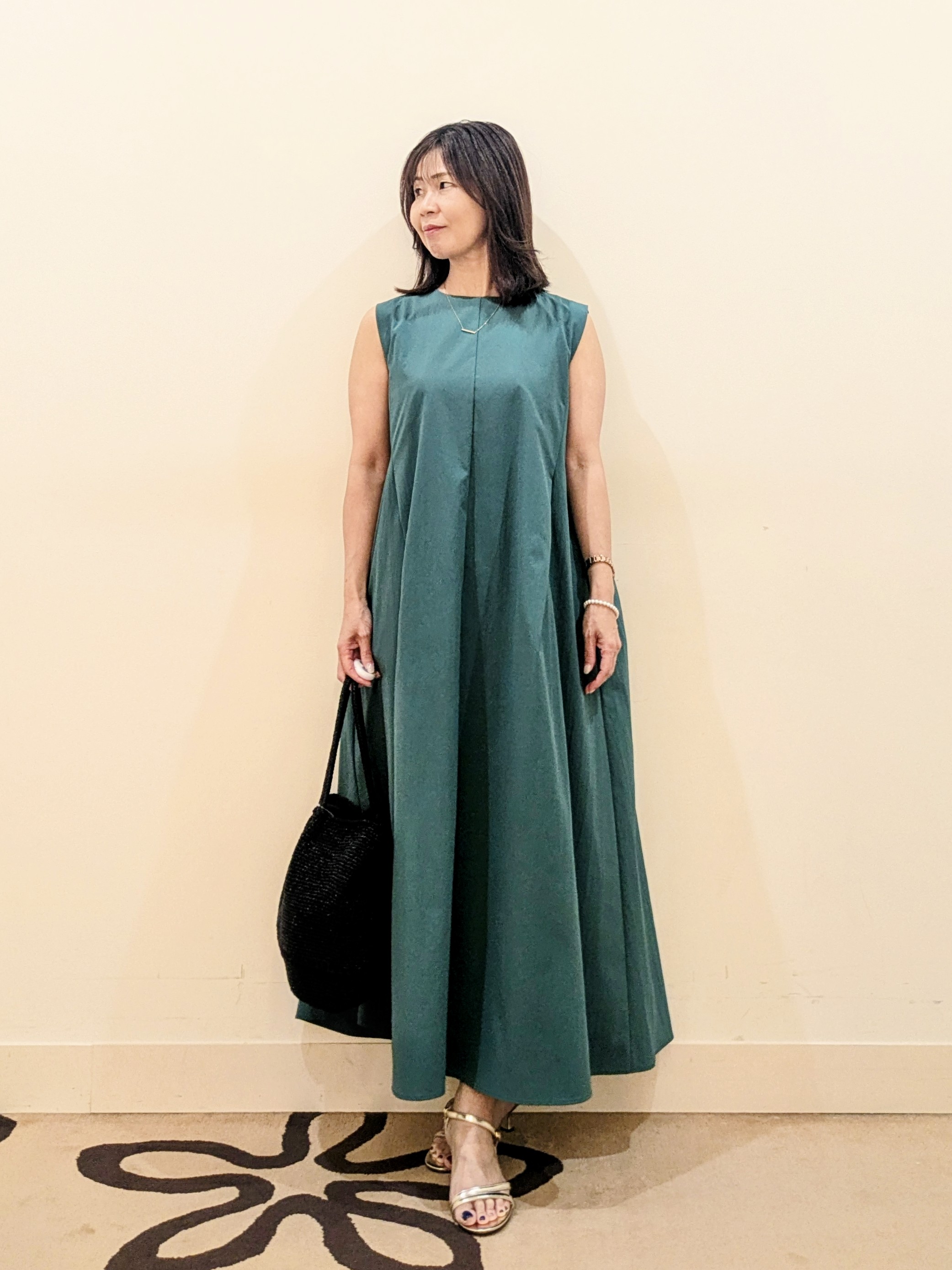 laverさんの「UNTITLED｜【接触冷感/UVカット/吸水速乾】Aラインロングワンピース」を使ったコーディネート
