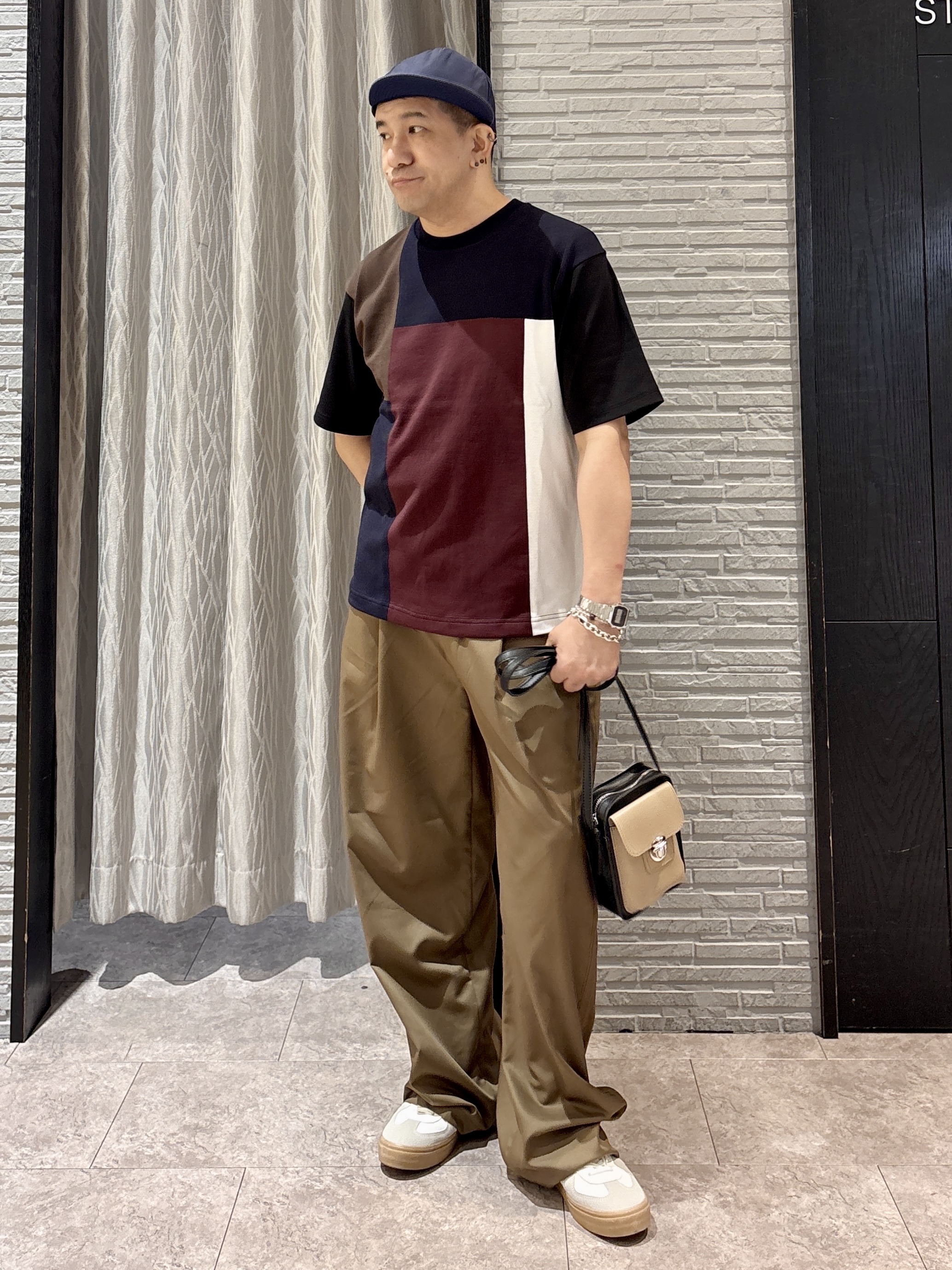 Pーyamaさんの「THE SHOP TK｜【洗濯機OK】ブロッキング半袖ニット」を使ったコーディネート