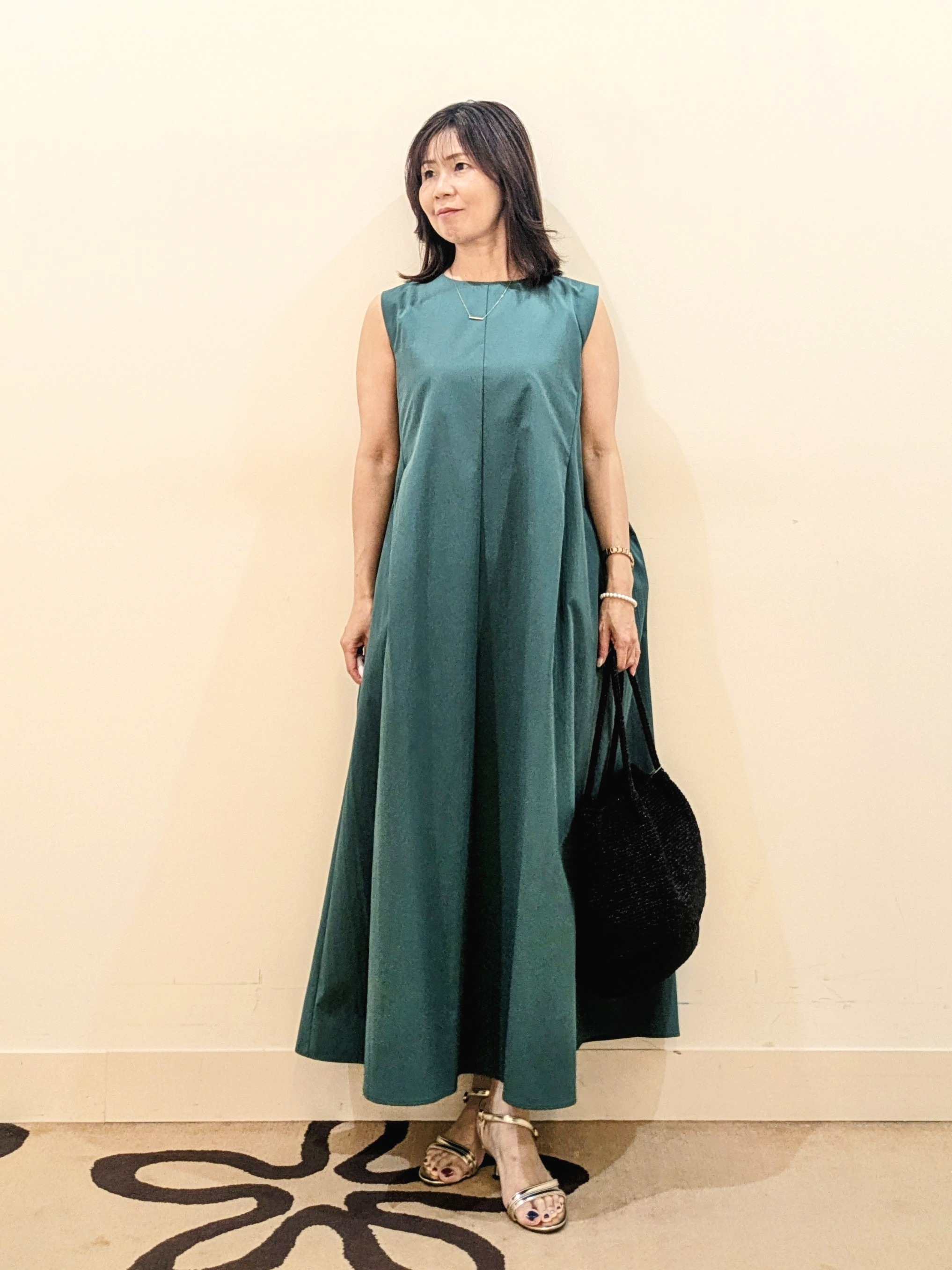 laverさんの「UNTITLED｜【接触冷感/UVカット/吸水速乾】Aラインロングワンピース」を使ったコーディネート