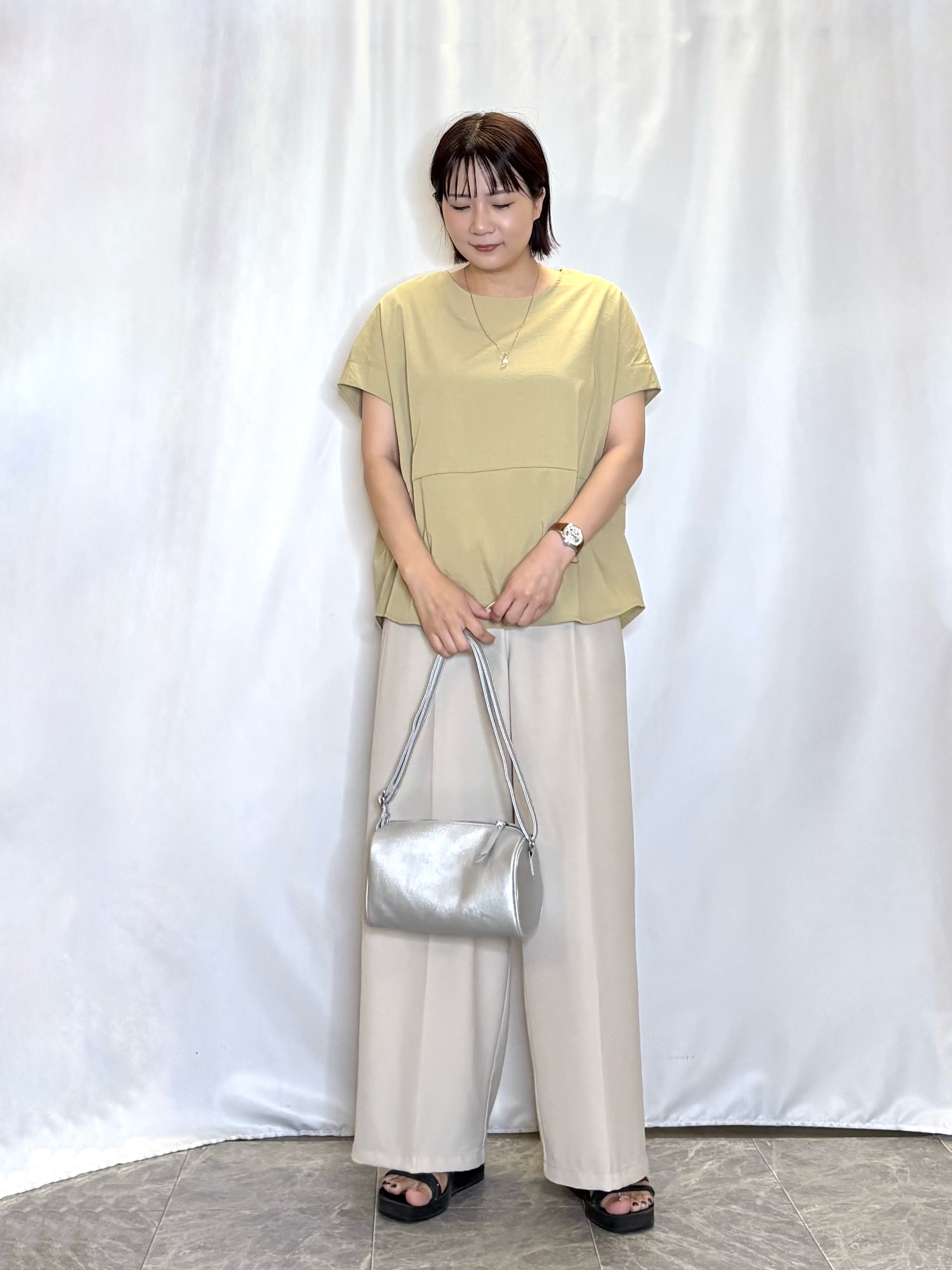 ネリさんの「SHOO･LA･RUE｜【洗濯機可/セットアップ可】軽凛(かろりん) シンプル上品 ひんやり切替コクーントップス」を使ったコーディネート