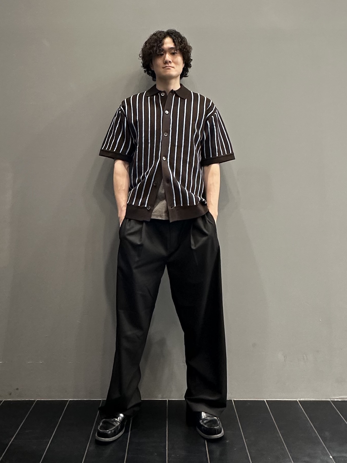 SHUさんの「THE SHOP TK｜【マシンウォッシャブル】ニットストライプ半袖シャツ」を使ったコーディネート